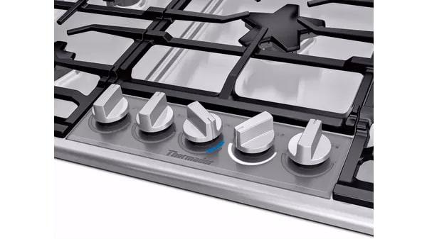 Thermador - 31 inch wide Gas Cooktop in Stainless - SGSXP305TS