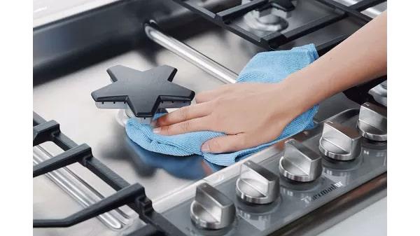 Thermador - 31 inch wide Gas Cooktop in Stainless - SGSXP305TS