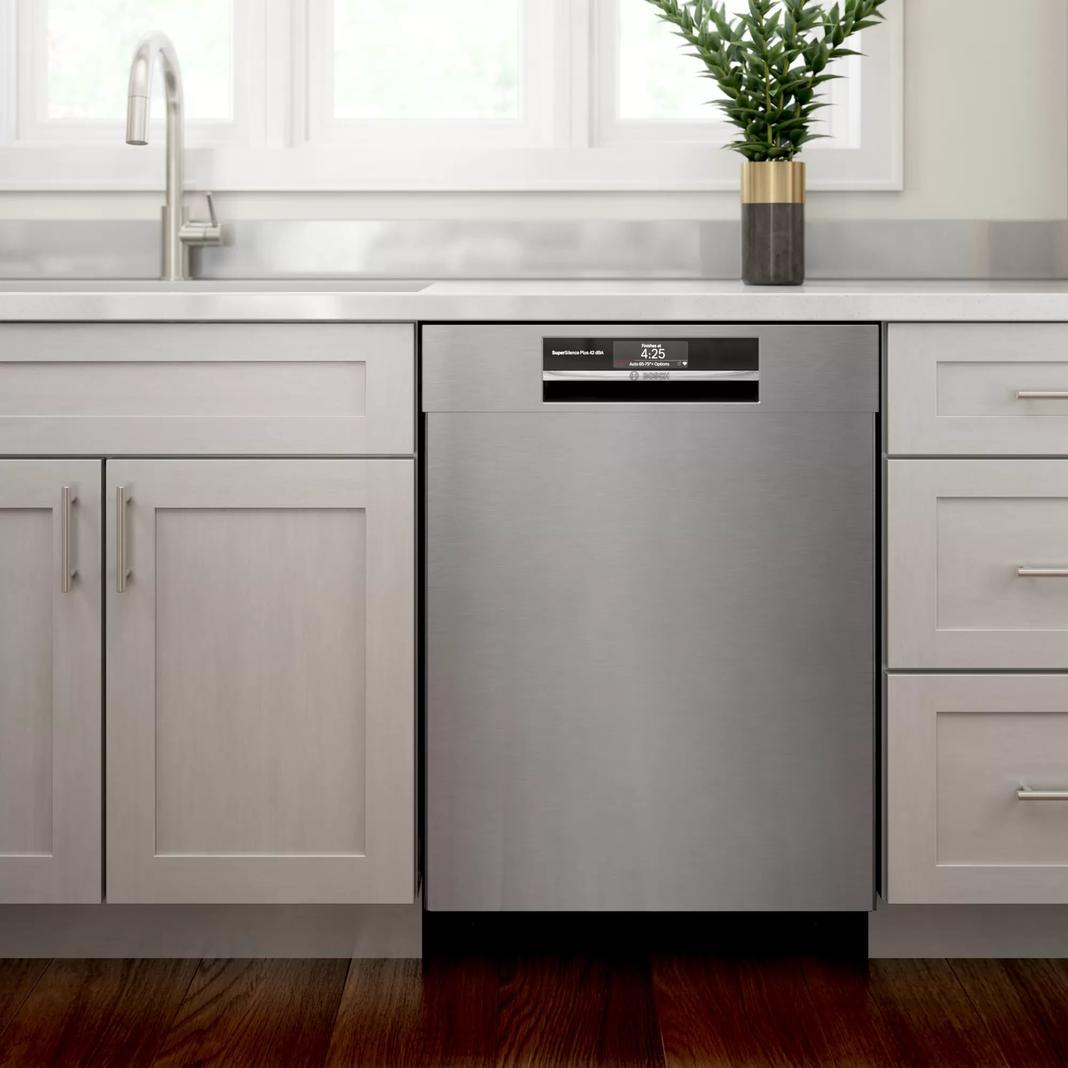 Bosch - 42 dBA Built In Dishwasher in Stainless - SHEM78ZH5N