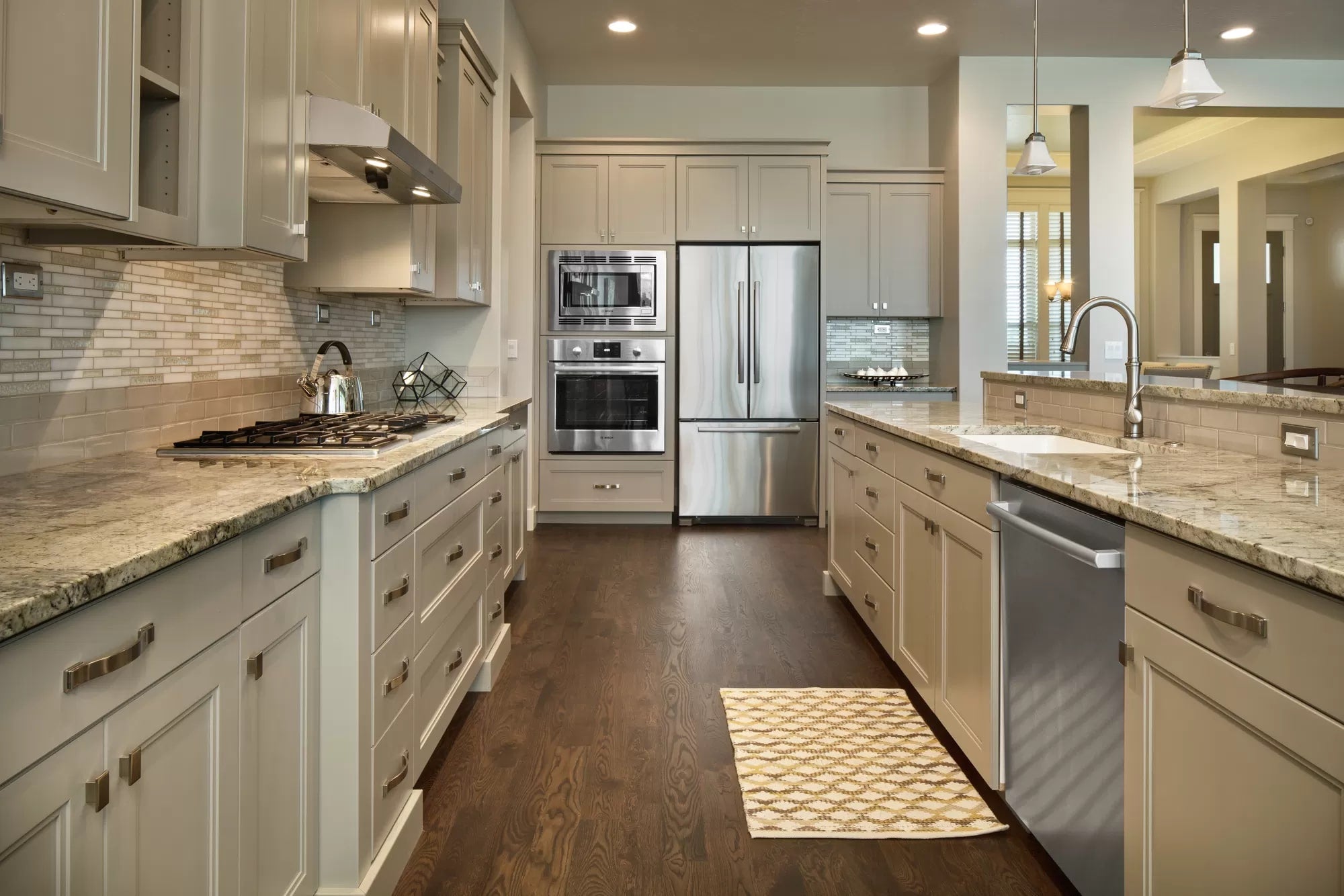 Bosch - 38 dBA Built In Dishwasher in Stainless - SHX89PW75N