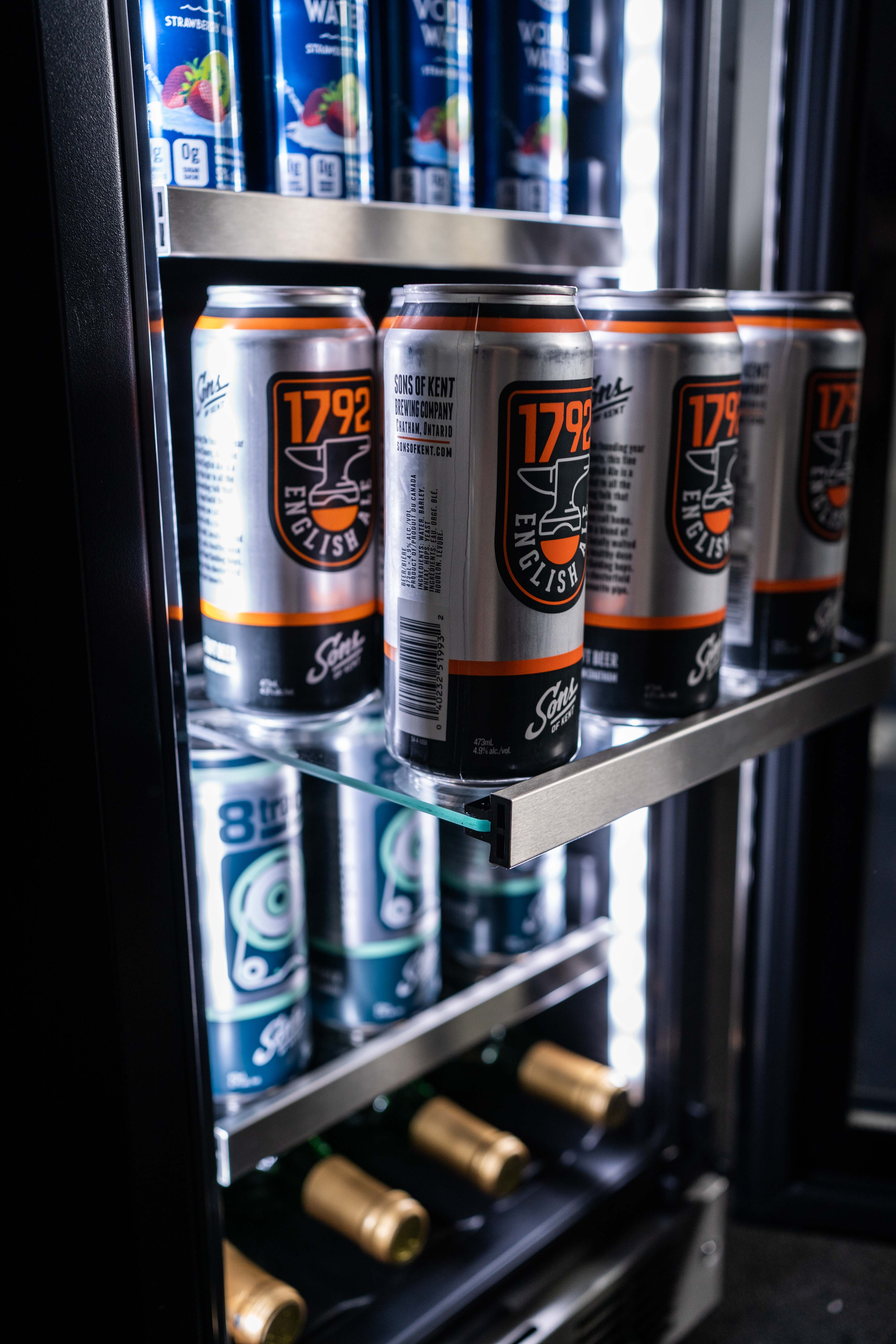 Silhouette - 14.9 Inch 3.3 cu. ft Beverage Centre Refrigerator in Stainless - SPRBC031D1SS