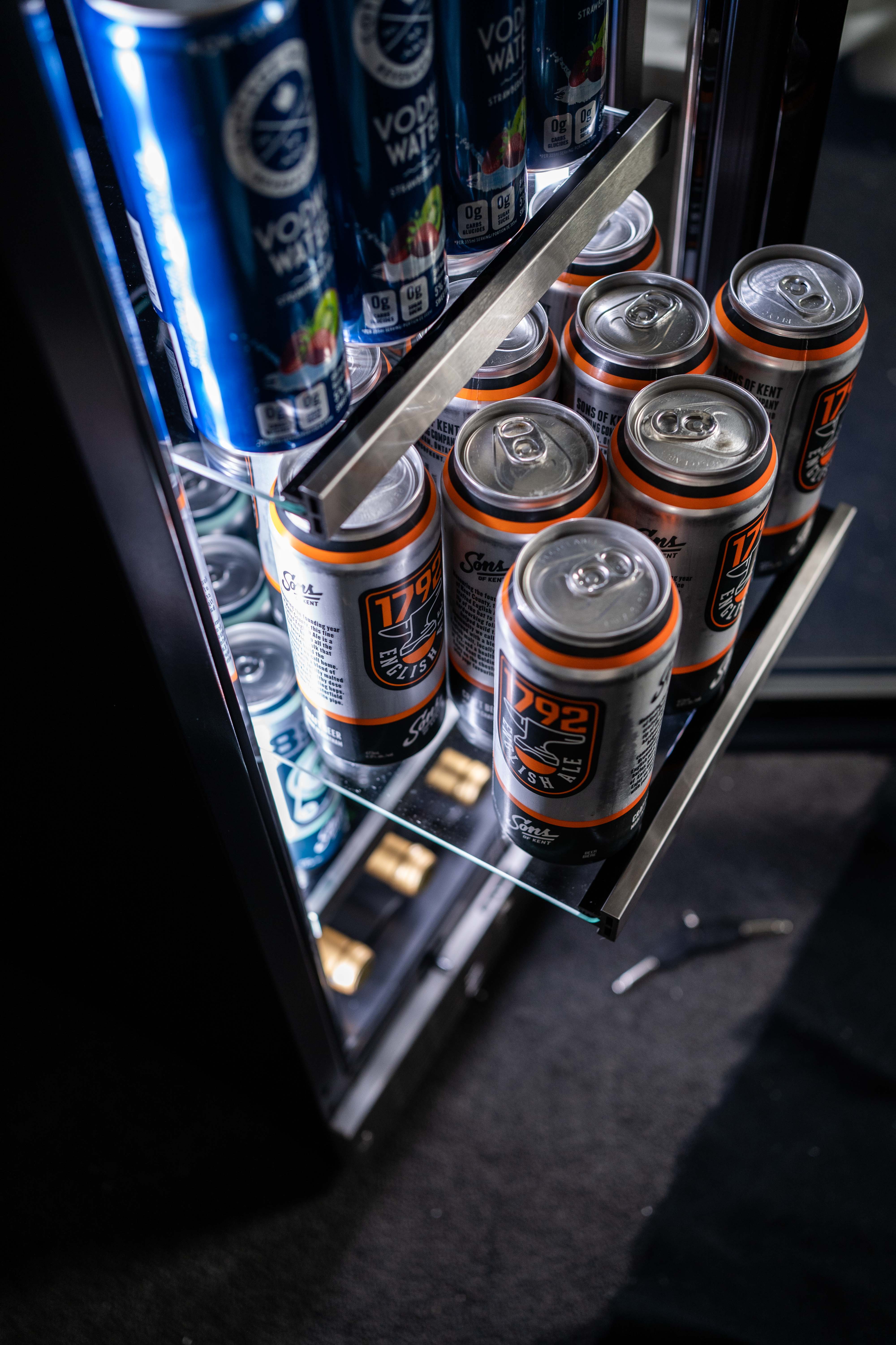 Silhouette - 14.9 Inch 3.3 cu. ft Beverage Centre Refrigerator in Stainless - SPRBC031D1SS