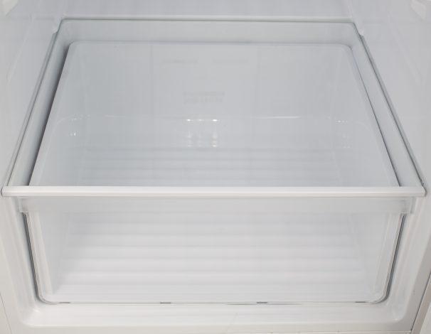 Simplicity - 23.5 Inch 12.1 cu. ft Top Mount Refrigerator in White - SYFF121C1WR