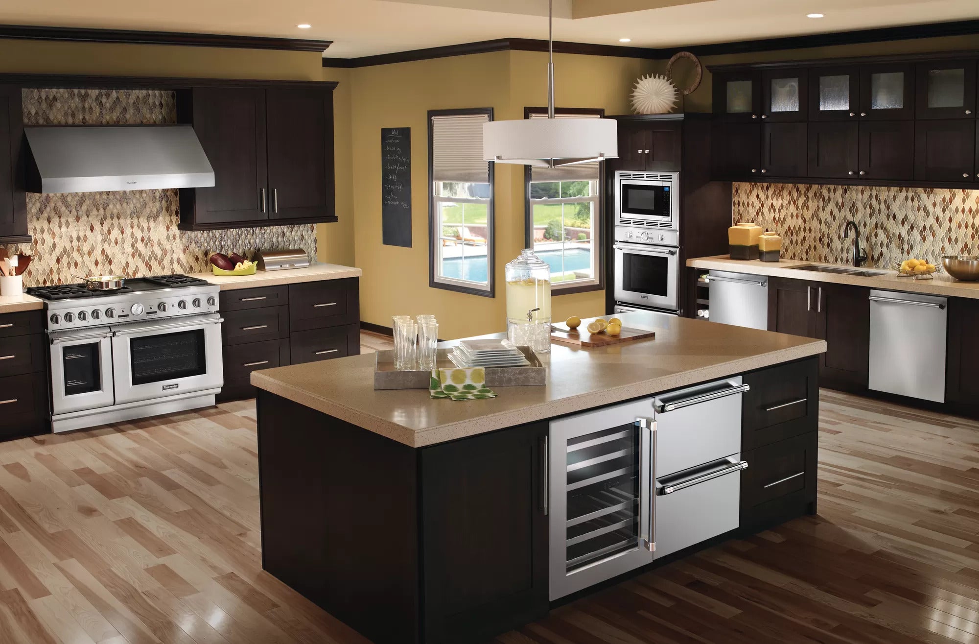 Thermador - 23.875 Inch cu. ft Wine Fridge Refrigerator in Stainless - T24UW820LS