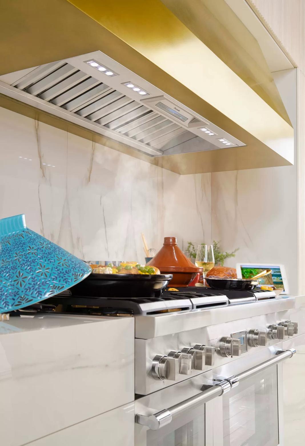 Thermador - 56.25 Inch Blower & Insert Vent in Stainless - VCIN60GWS