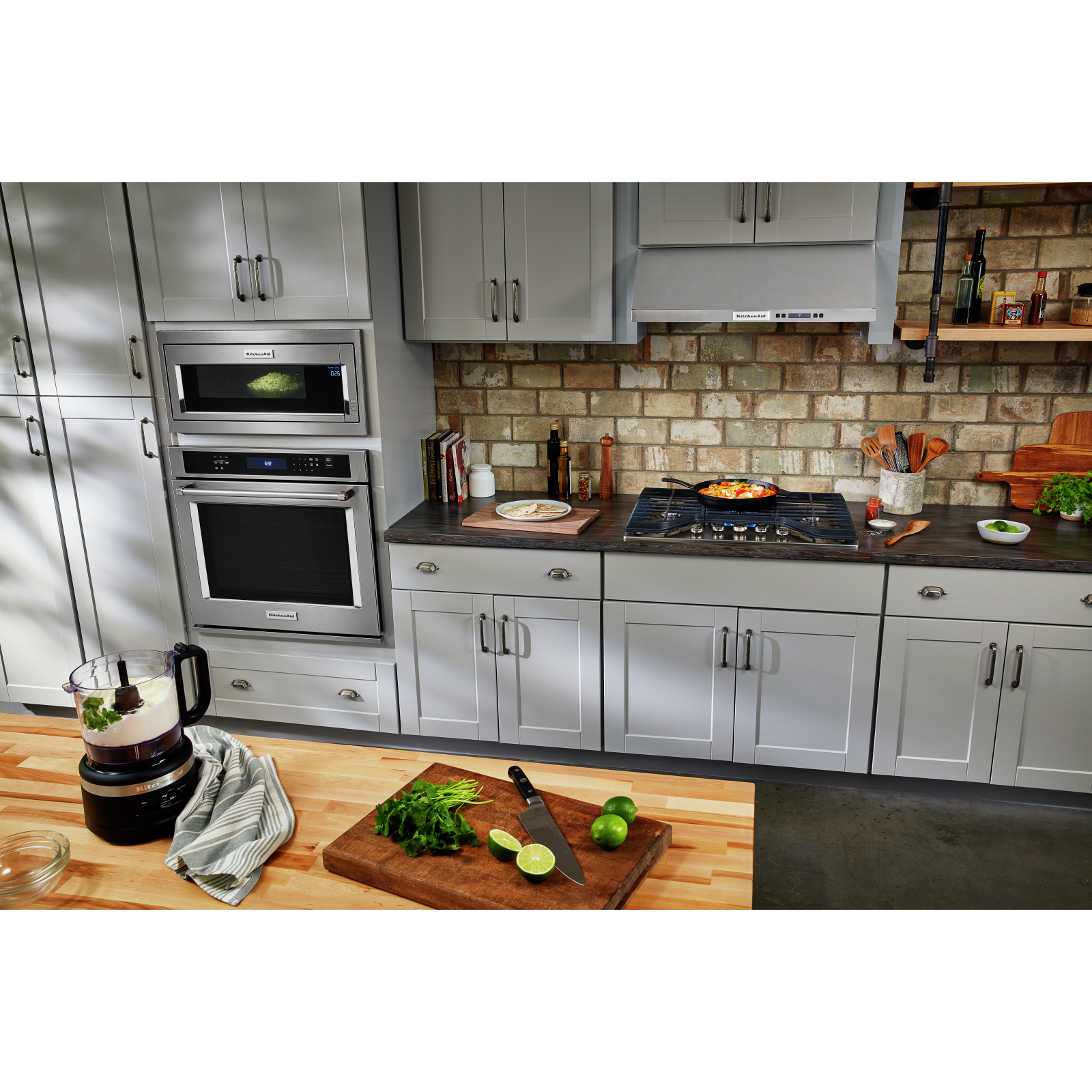 Whirlpool - Built-in Microwave Slim Trim Kit Accessory in Black Stainless - W11451308