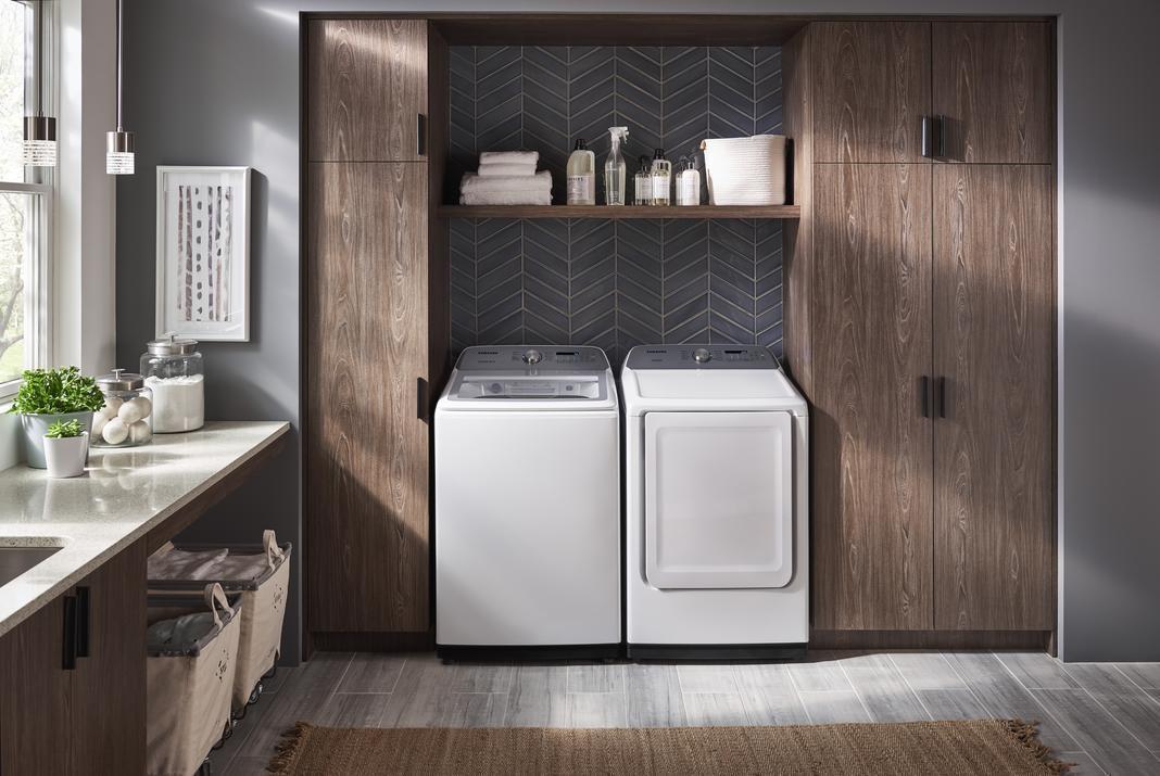 Samsung - 5.8 cu. Ft Top Load Washer in White - WA50R5200AW