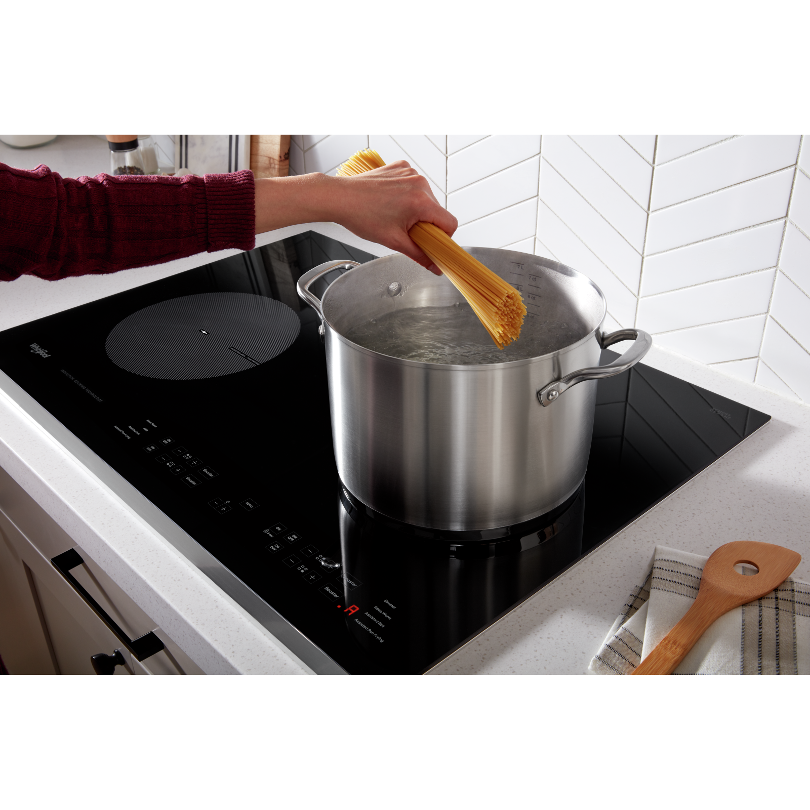 Whirlpool - 30.75 inch wide Induction Cooktop in Black - WCI55US0JS