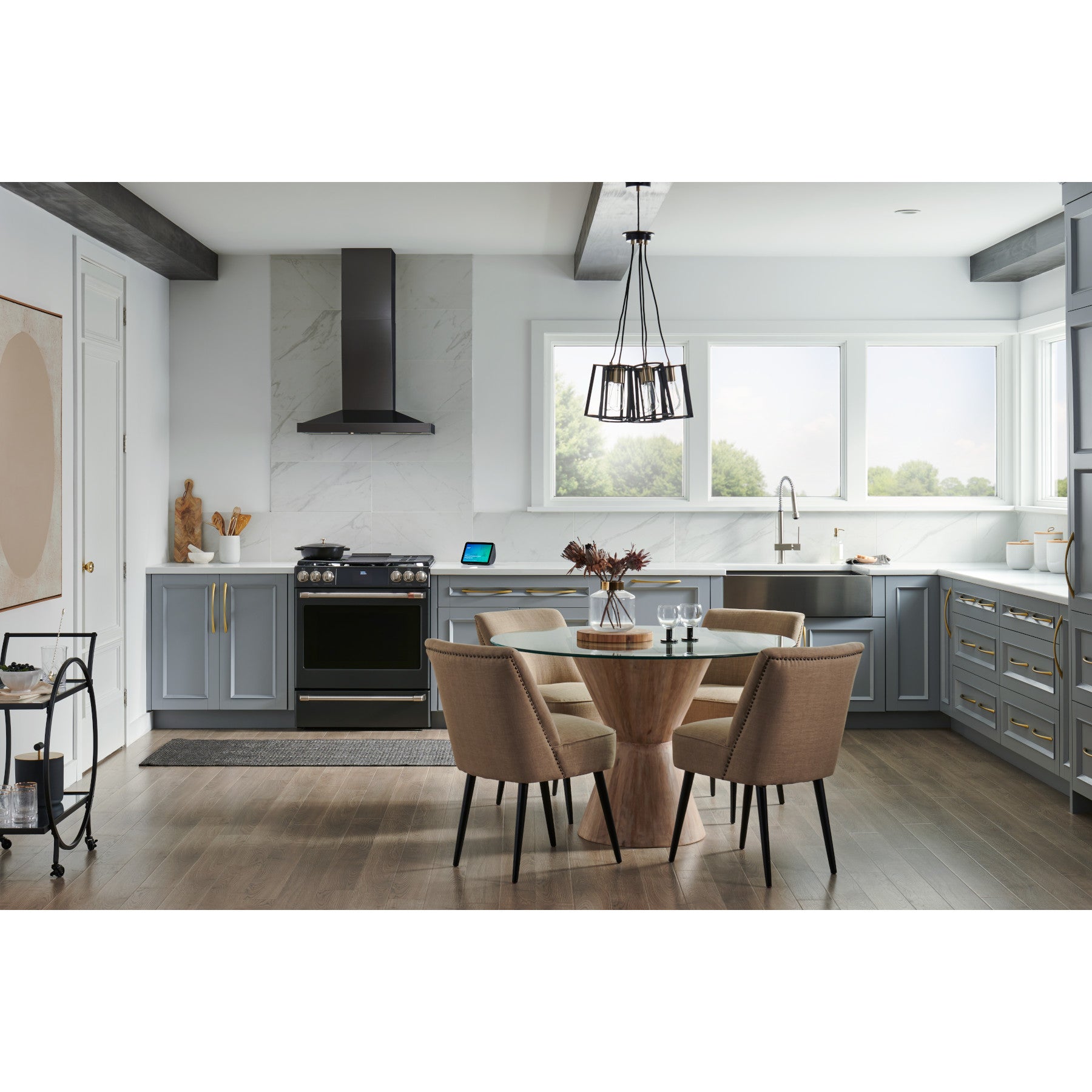 Best - 29.88 Inch 650 CFM Wall Mount and Chimney Range Vent in Black Stainless - WCS1306BLS