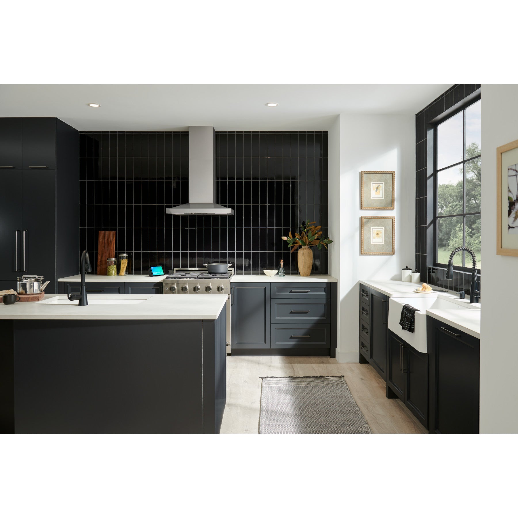 Best - 29.88 Inch 650 CFM Wall Mount and Chimney Range Vent in Stainless - WCS1306SS