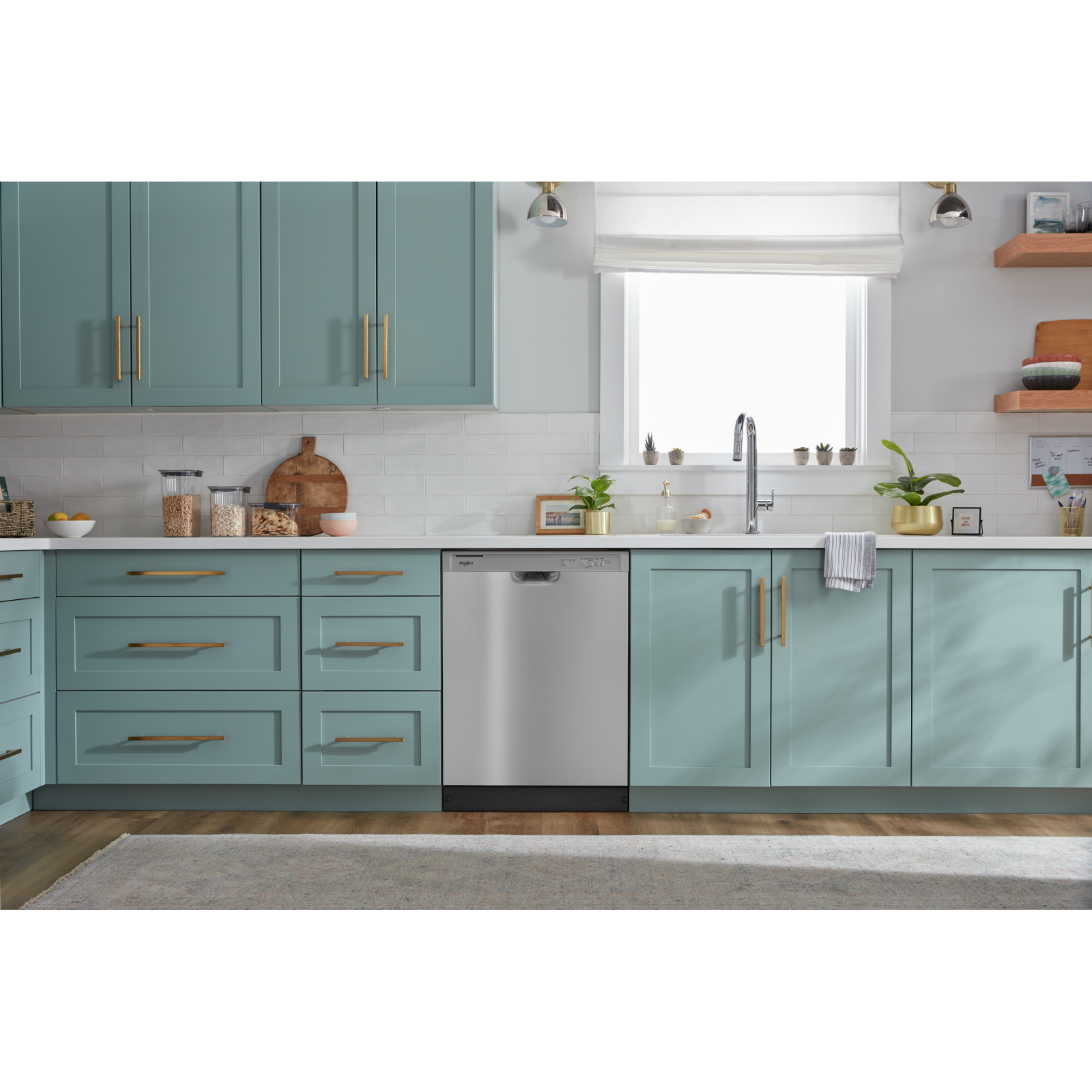 Whirlpool - 57 dBA Built In Dishwasher in Stainless - WDF340PAMM