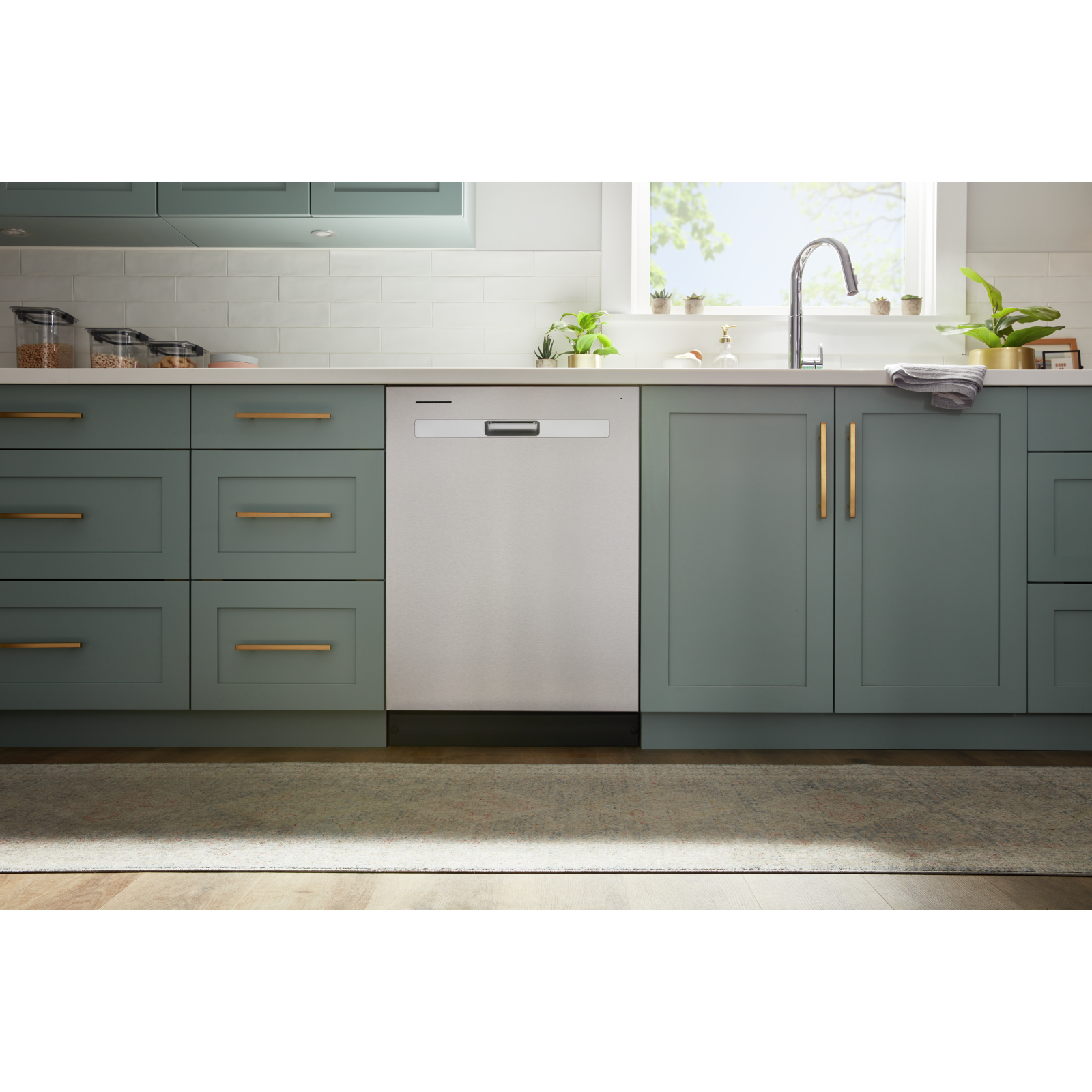 Whirlpool - 55 dBA Built In Dishwasher in Stainless - WDP540HAMZ