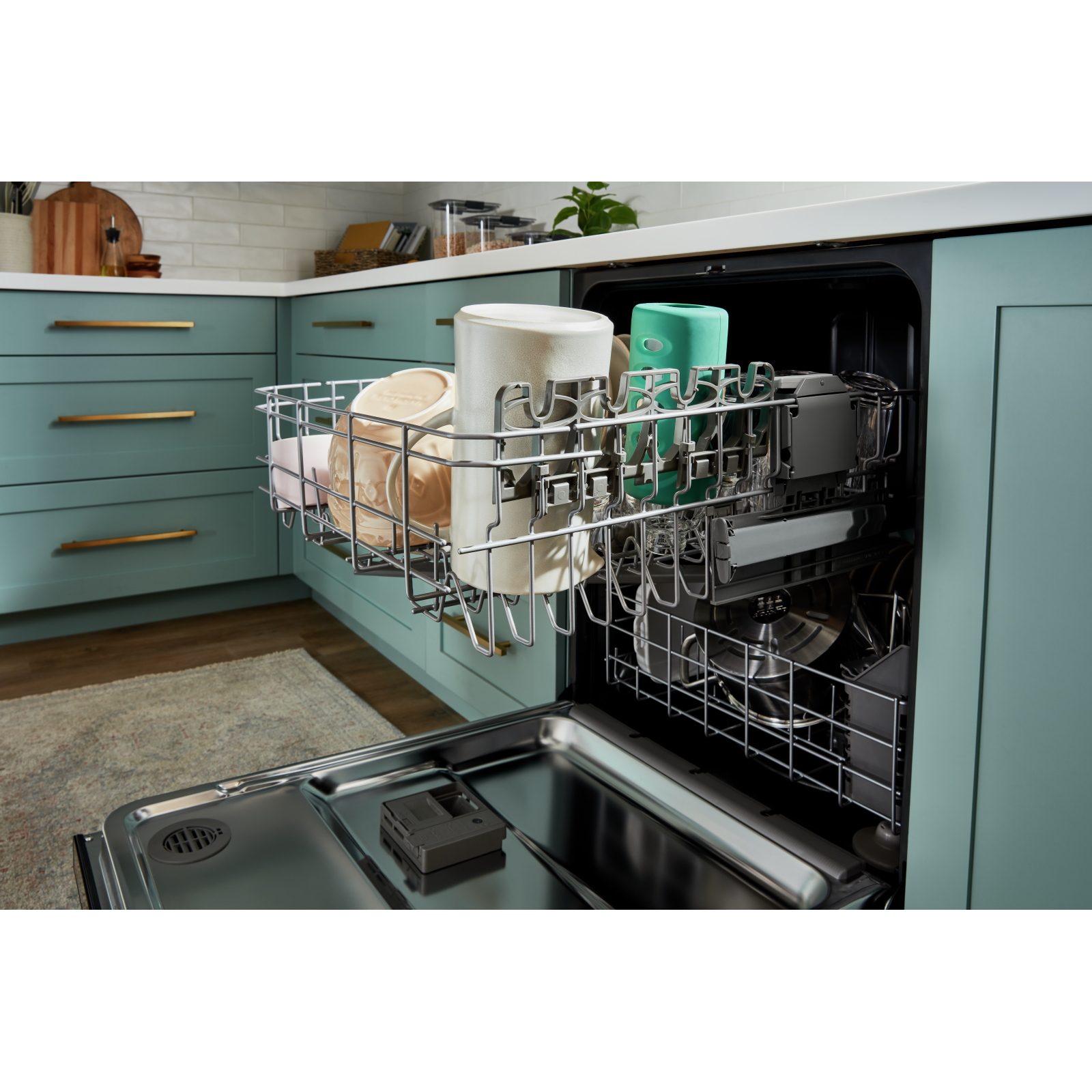 Whirlpool - 55 dBA Built In Dishwasher in Stainless - WDP560HAMZ