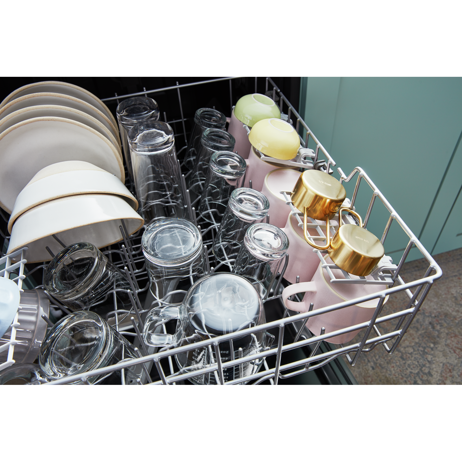 Whirlpool - 55 dBA Built In Dishwasher in Stainless - WDT540HAMZ