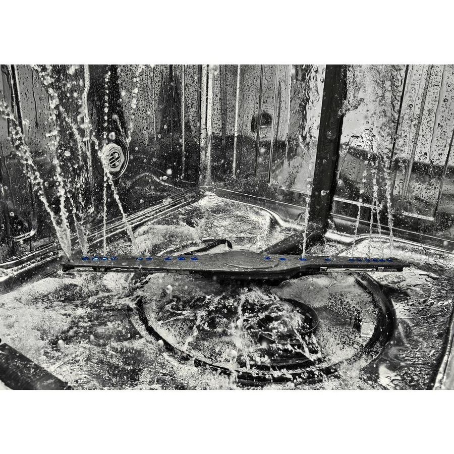 Whirlpool - 47 dBA Built In Dishwasher in Stainless - WDT750SAHZ