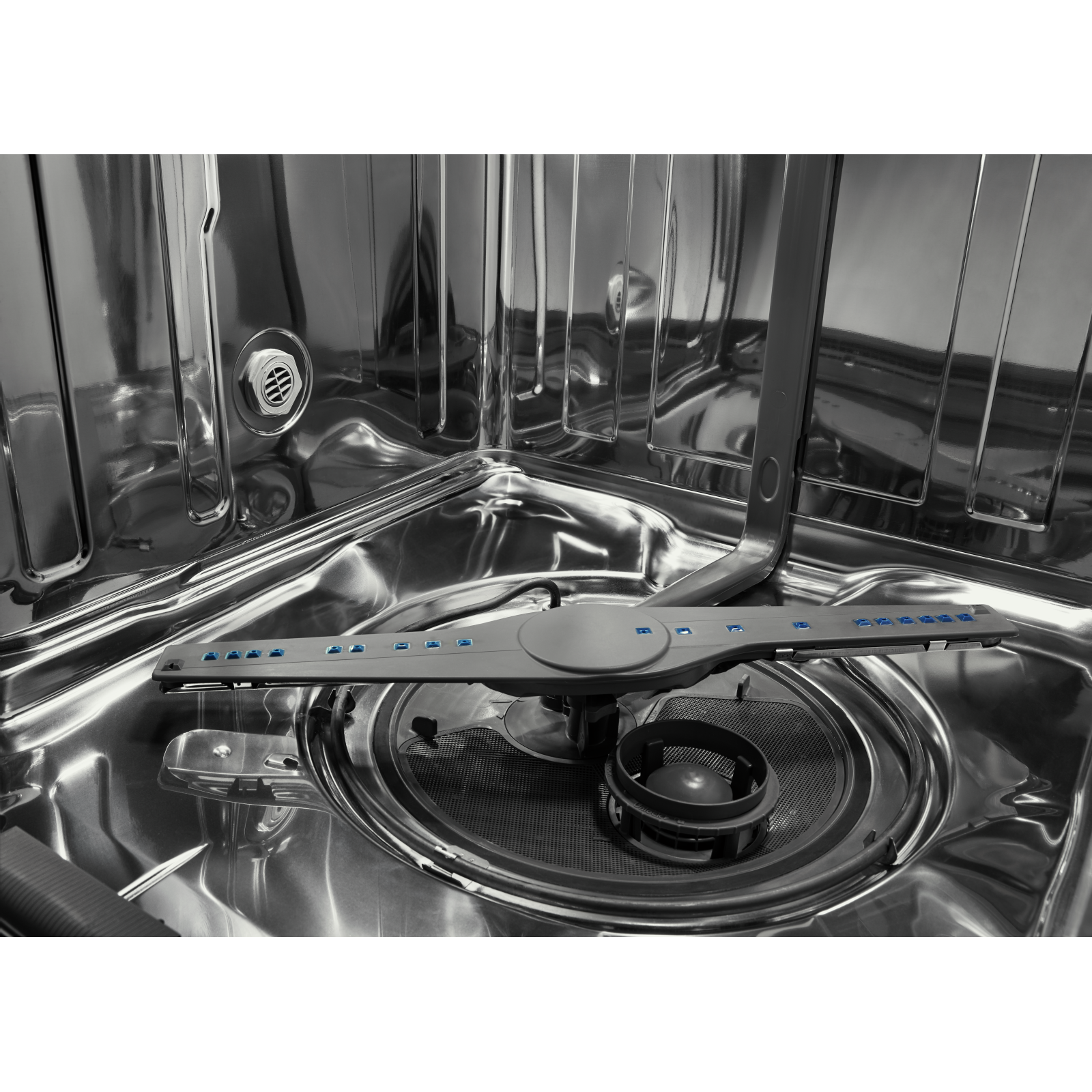 Whirlpool - 47 dBA Built In Dishwasher in Stainless - WDTA50SAHV