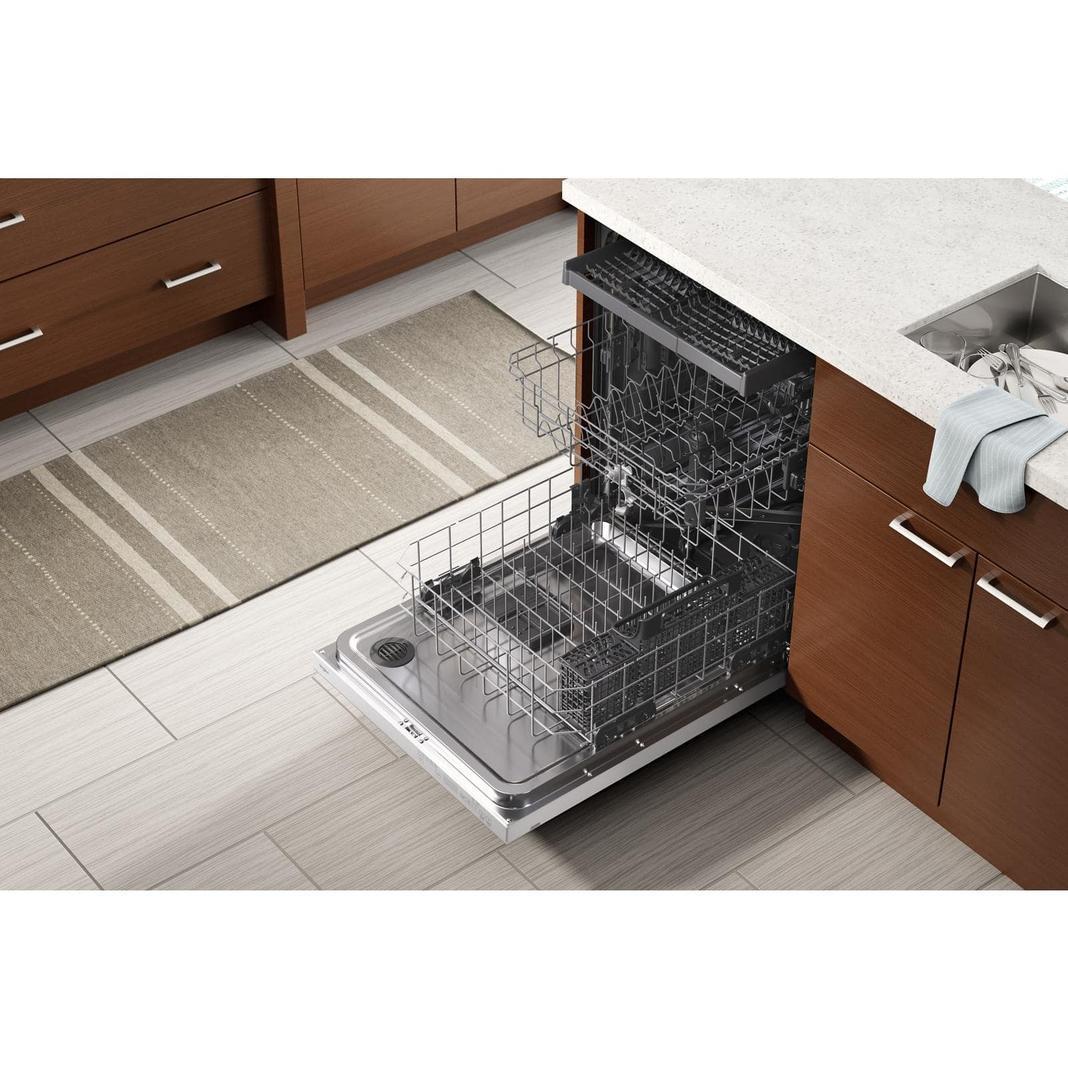 Whirlpool - 47 dBA Built In Dishwasher in White - WDTA50SAKW
