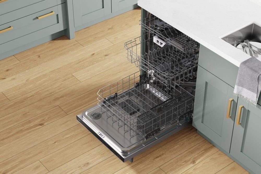 Whirlpool - 41 dBA Built In Dishwasher in Stainless - WDTA80SAKZ
