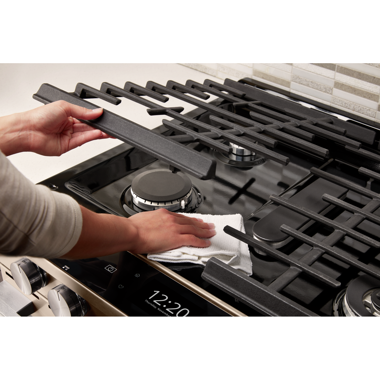 Whirlpool - 5.8 cu. ft Gas Range in Black - WEGA25H0HN