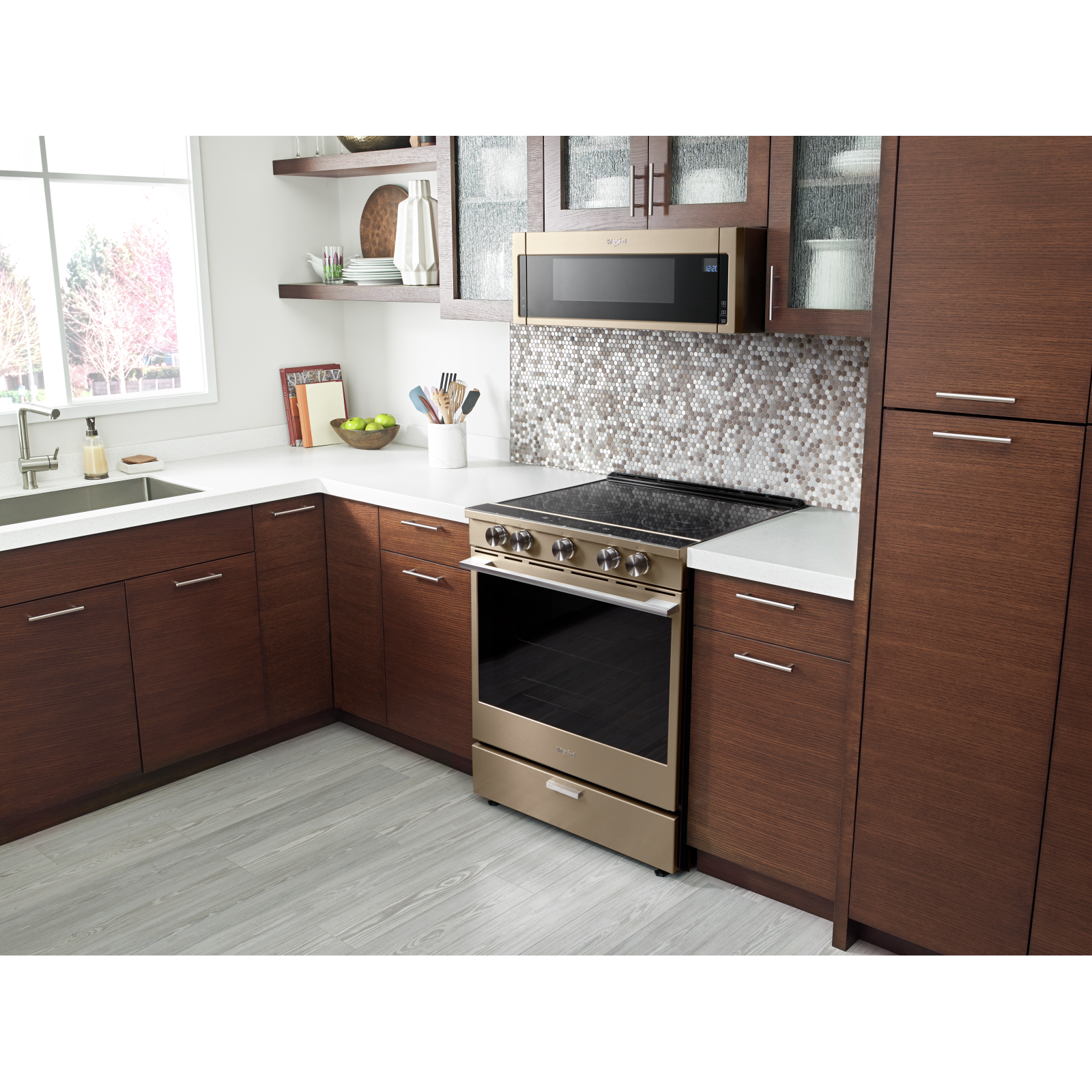 Whirlpool - 5.8 cu. ft Gas Range in Black - WEGA25H0HN