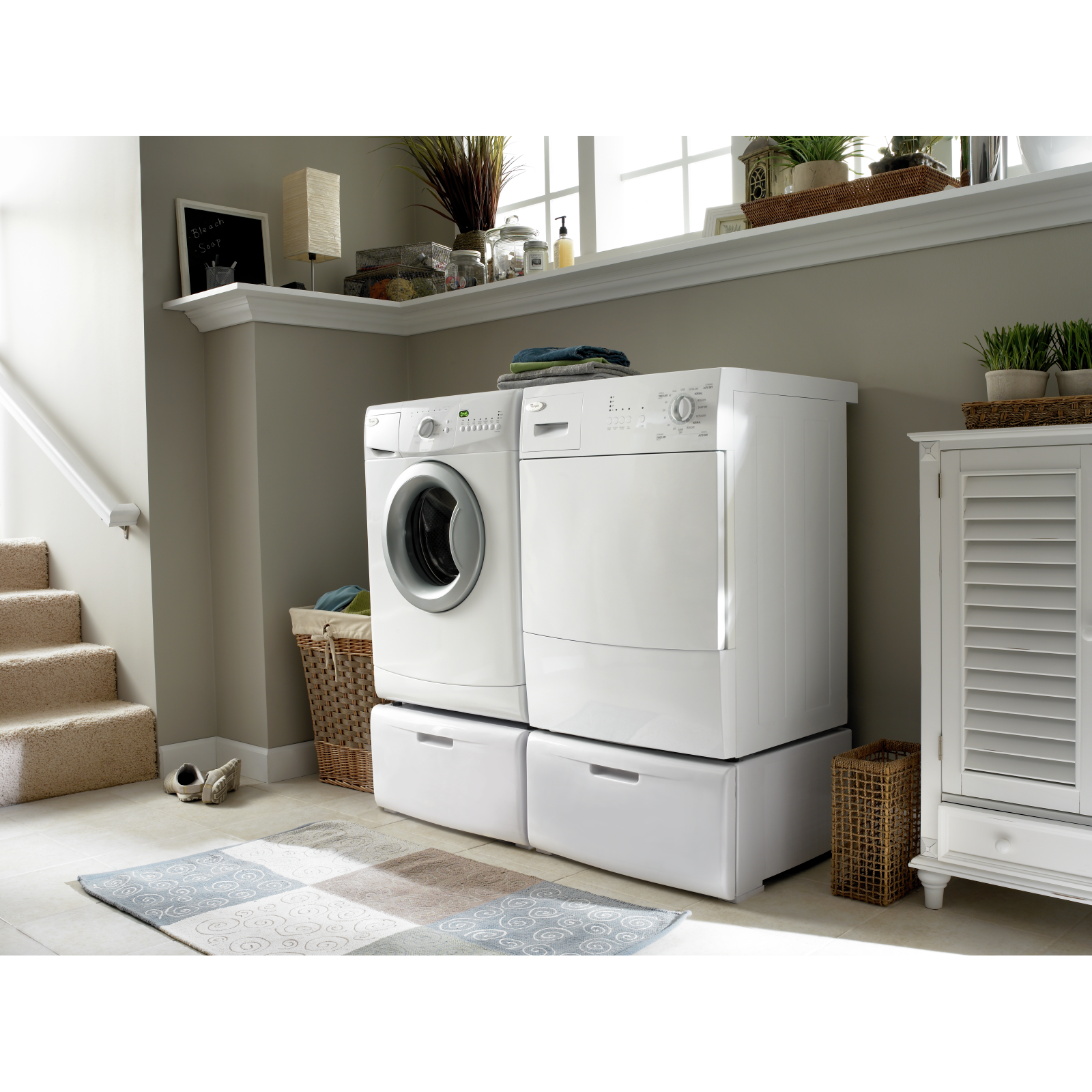 Whirlpool - 2.3 cu. Ft Front Load Washer in White - WFC7500VW