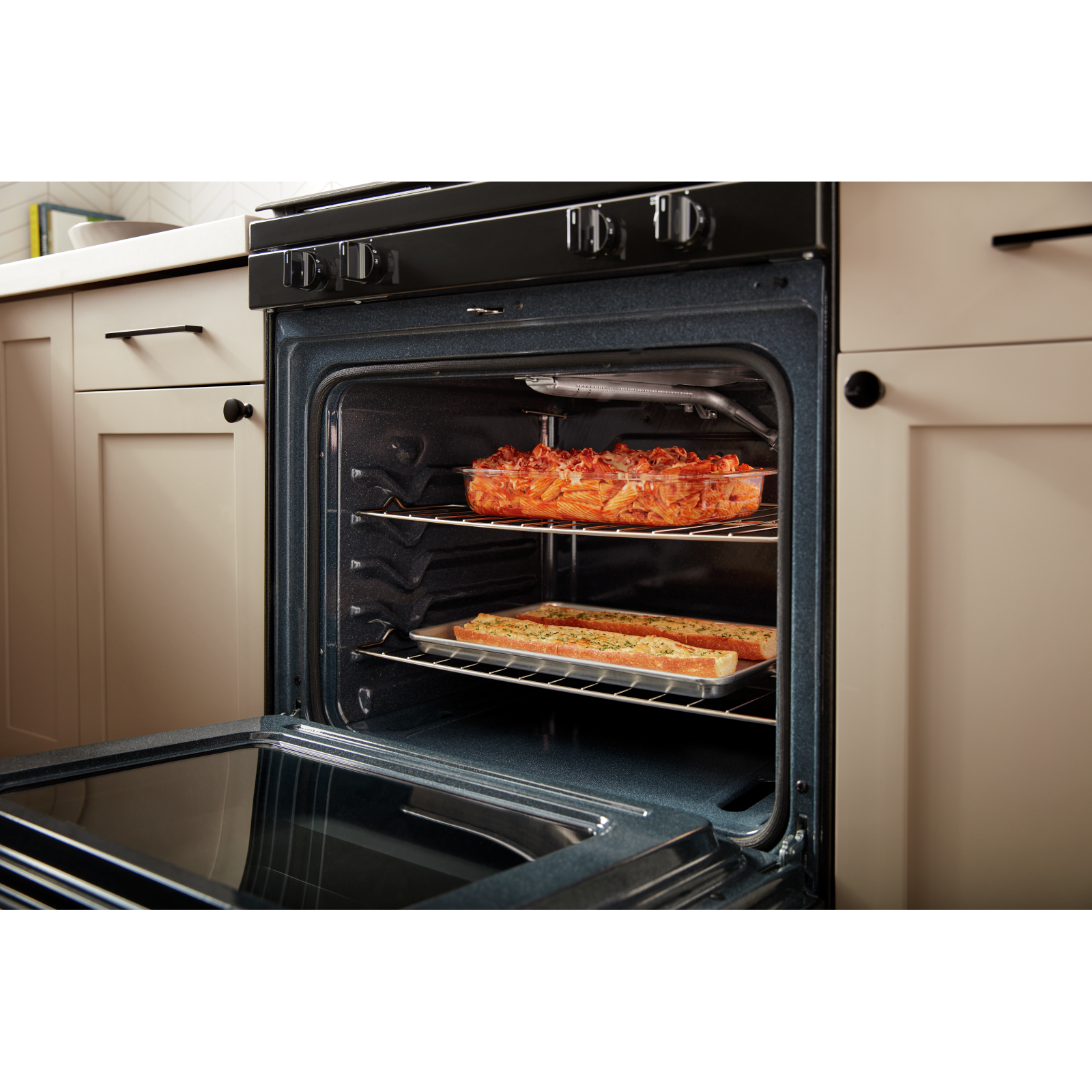 Whirlpool - 5 cu. ft Gas Range in Black - WFG515S0MB