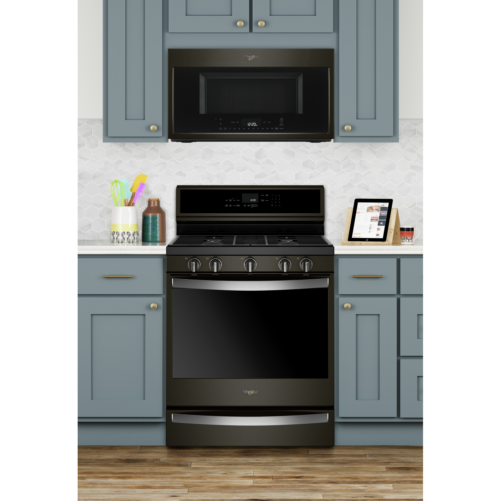 Whirlpool - 5.8 cu. ft Gas Range in Black Stainless - WFG975H0HV