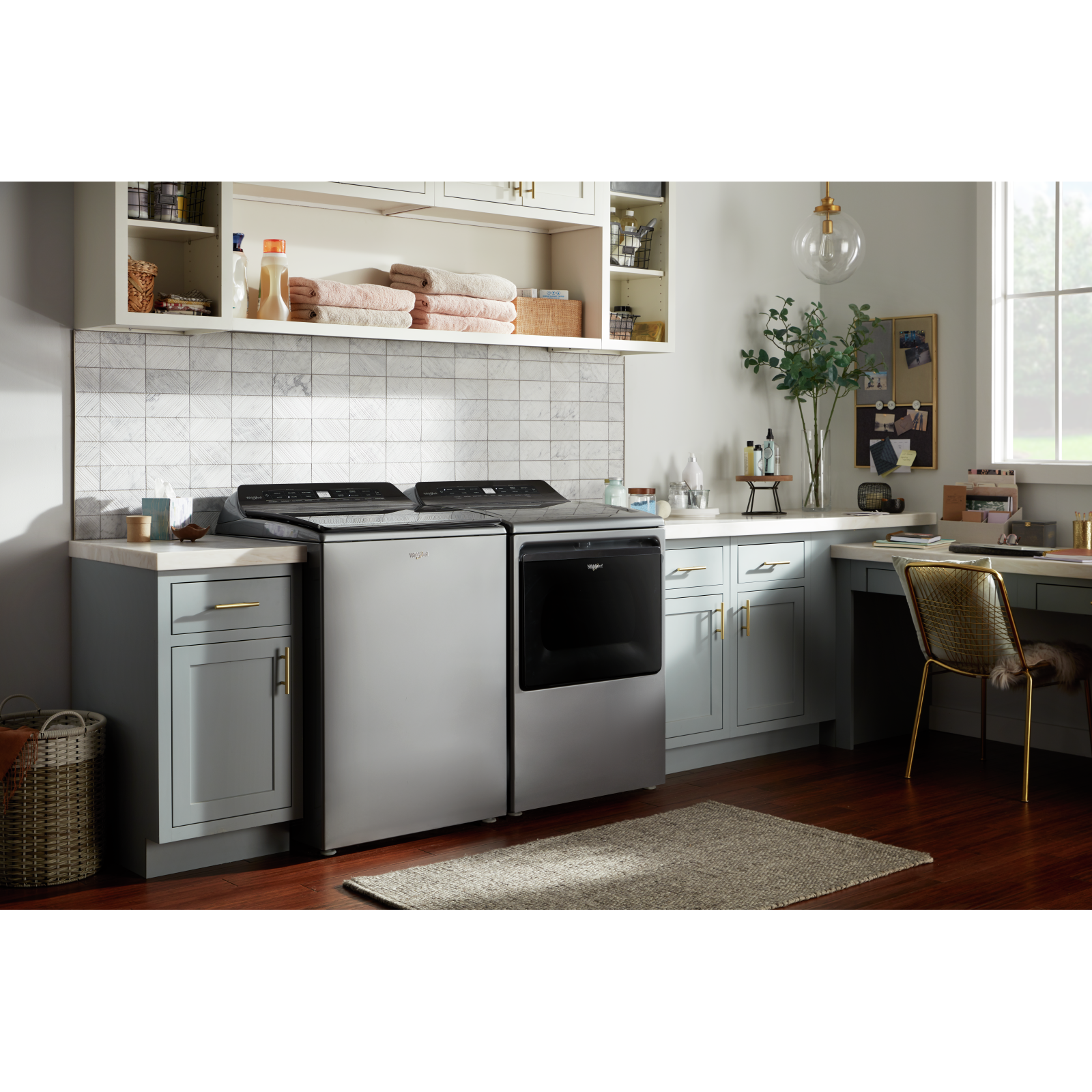 Whirlpool - 7.4 cu. Ft Gas Dryer in Grey - WGD5100HC