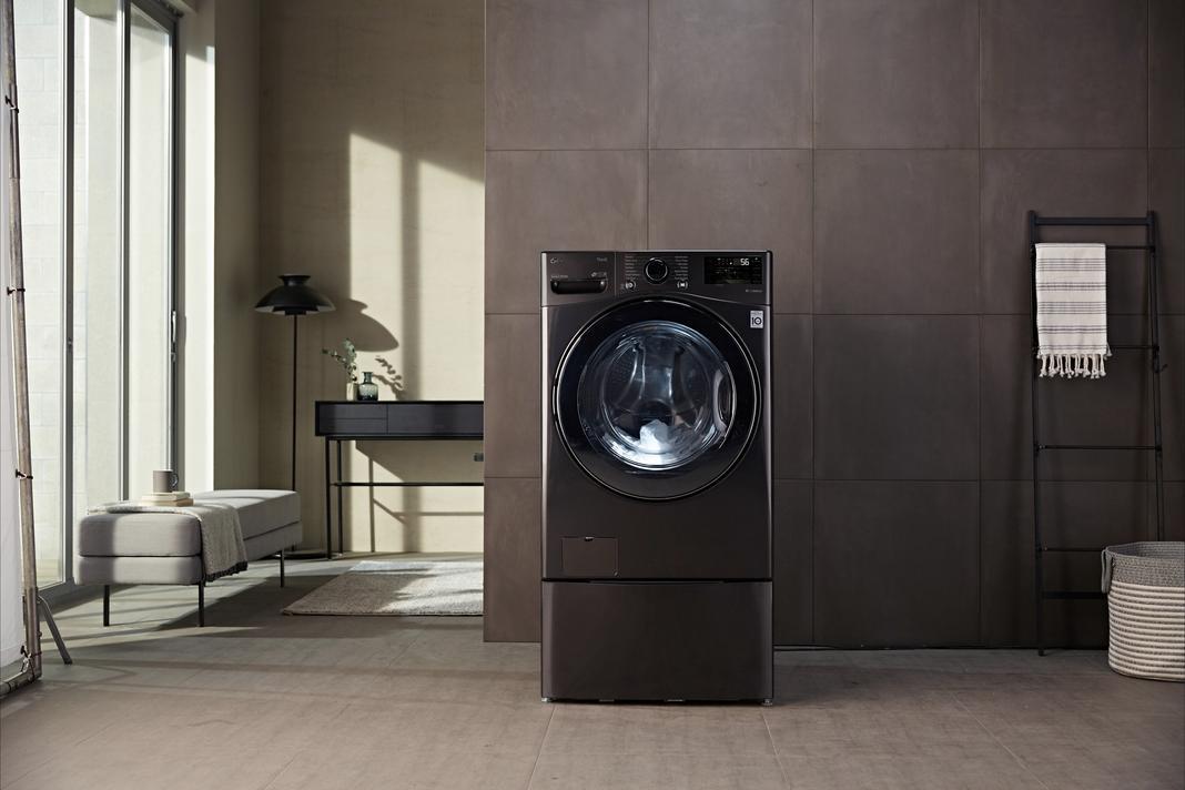 LG - 5.2 cu. Ft Front Load All-In-One Washer/Dryer in Black Stainless - WM3998HBA