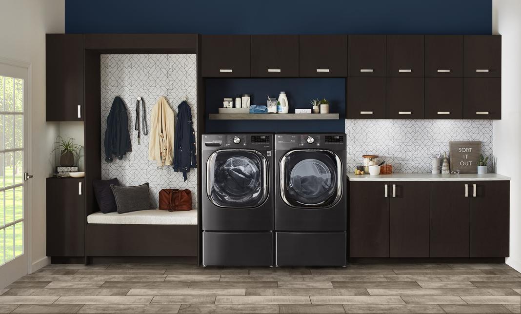 LG - 5.8 cu. Ft Front Load Washer in Black Stainless - WM4500HBA