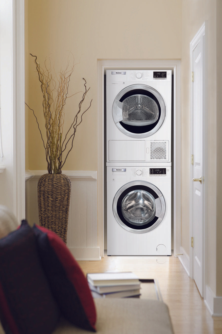 Blomberg - 2.5 cu. Ft Compact Washer in White - 240V - WM98400SX2