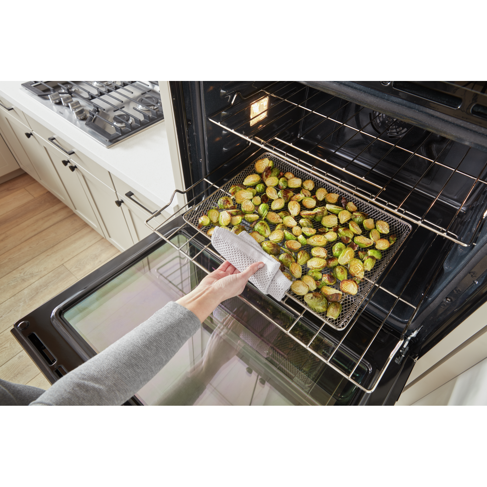 Whirlpool - 5.7 cu. ft Combination Wall Oven in Stainless - WOEC5027LZ