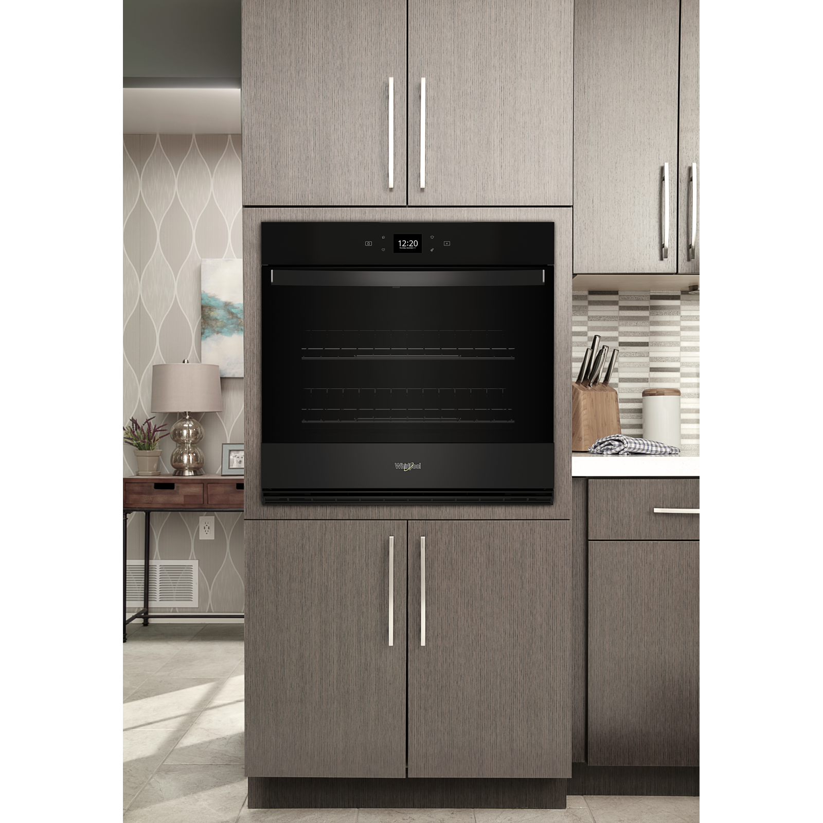 Whirlpool - 4.3 cu. ft Single Wall Oven in Black - WOES5027LB