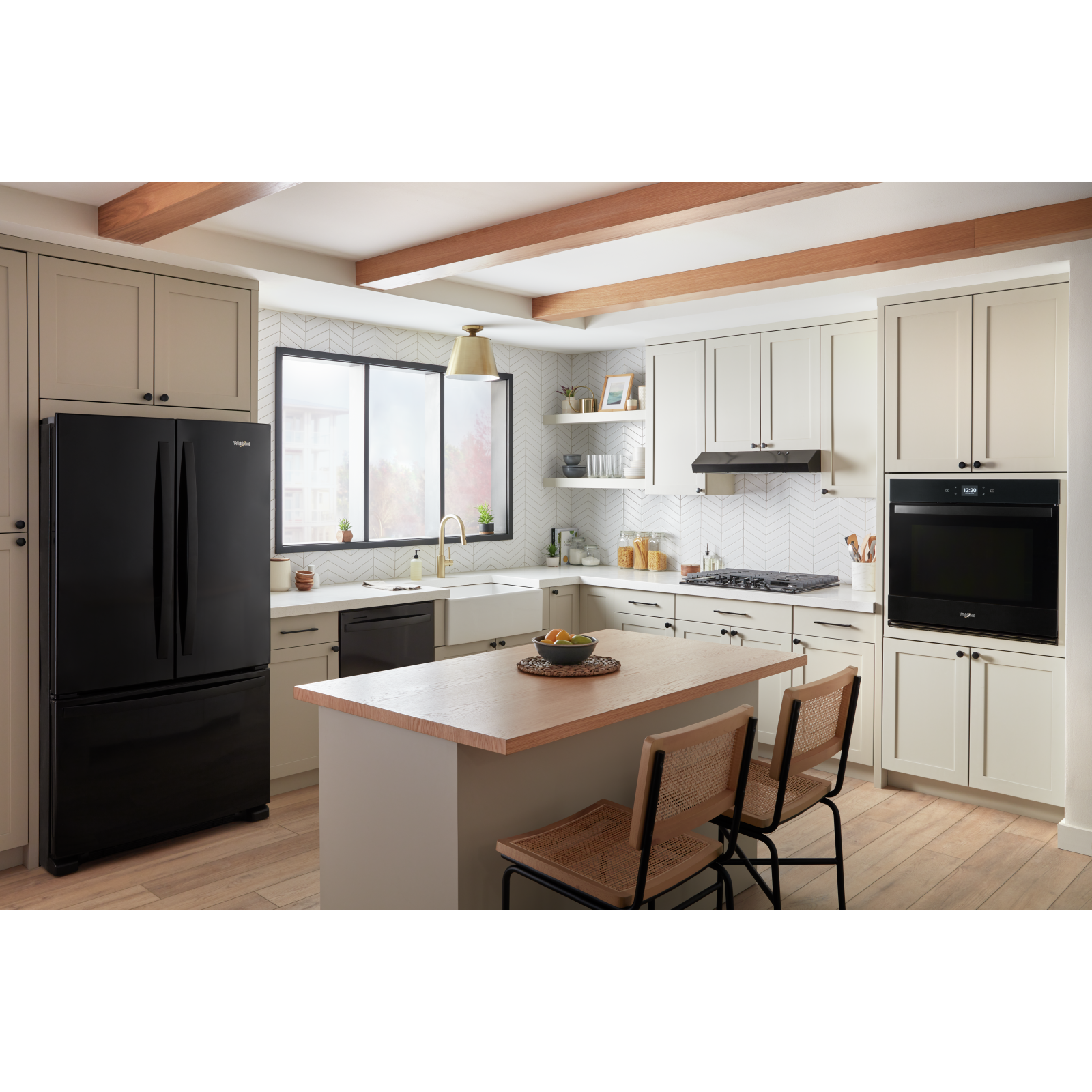 Whirlpool - 4.3 cu. ft Single Wall Oven in Black - WOES5027LB