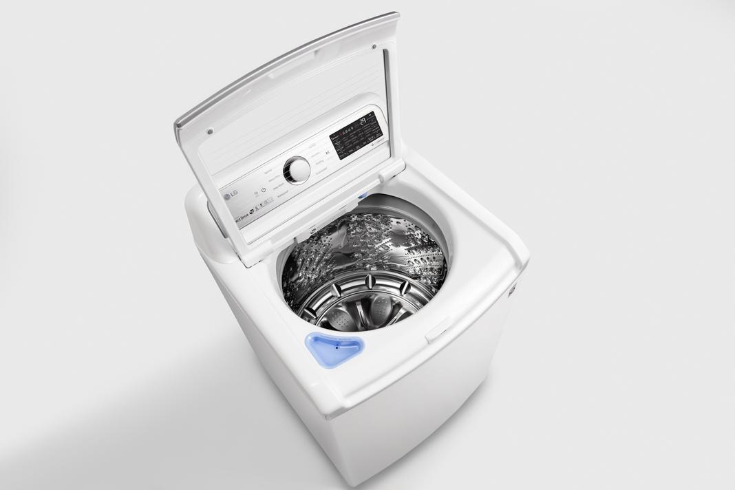 LG - 5.8 cu. Ft Top Load Washer in White - WT7300CW