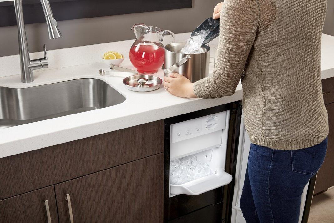 Whirlpool - 14.875 Inch 15 cu. ft Ice Maker Refrigerator in Black - WUI75X15HB