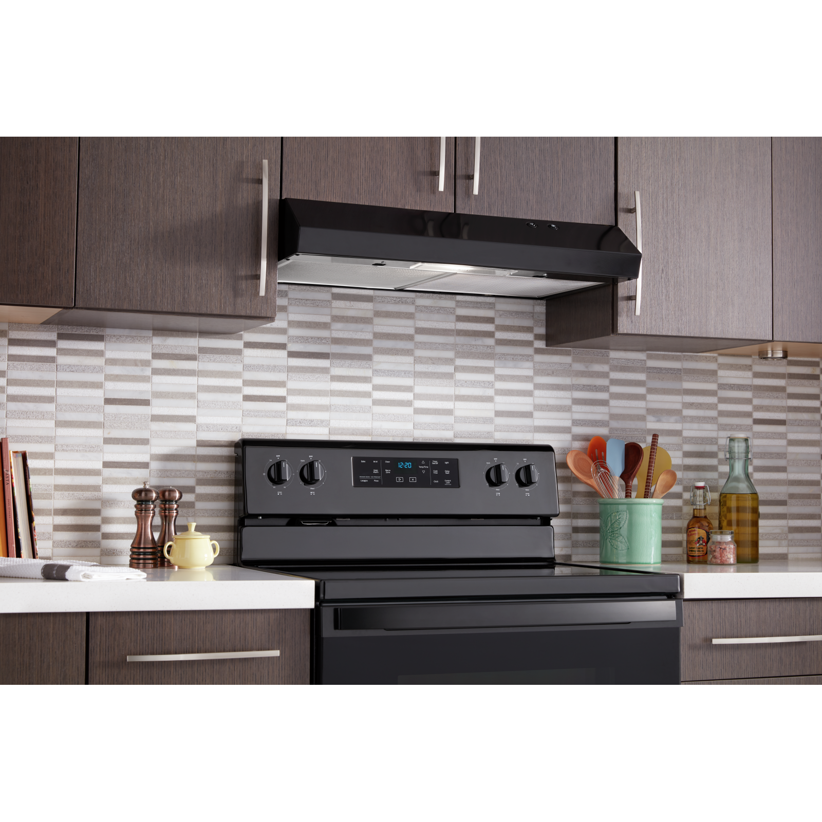 Whirlpool - 29.9 Inch 270 CFM Under Cabinet Range Vent in Black - WVU17UC0JB