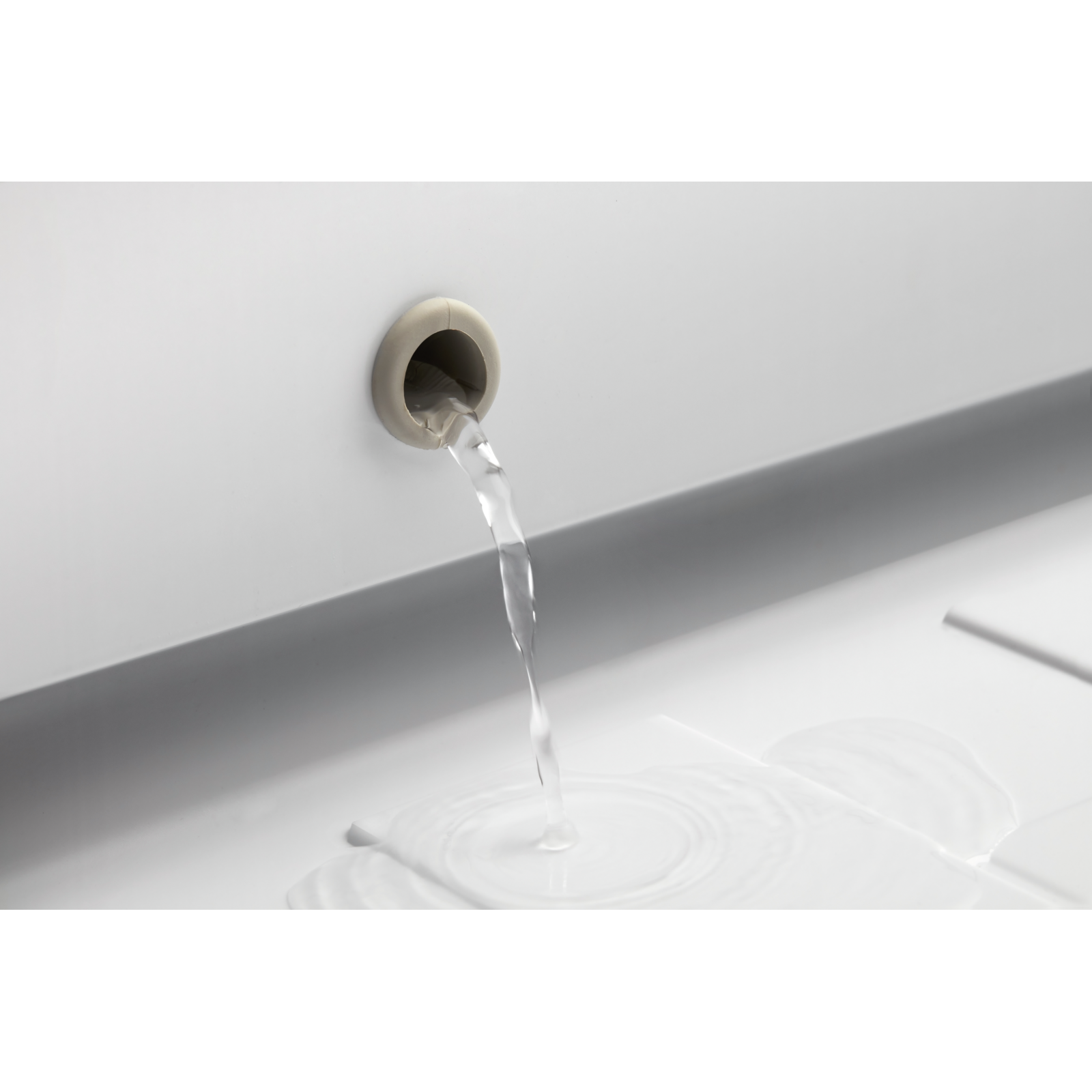 Whirlpool - 9 cu. Ft Chest Freezer in White - WZC3209LW