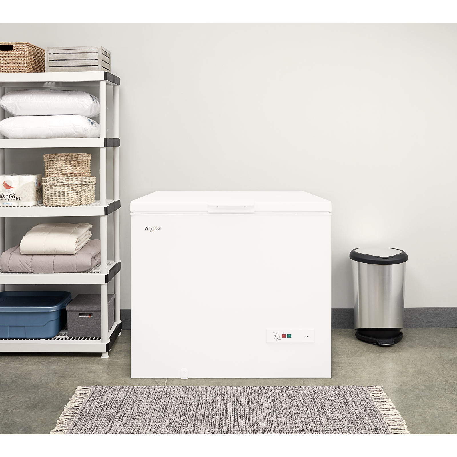 Whirlpool - 9 cu. Ft Chest Freezer in White - WZC3209LW