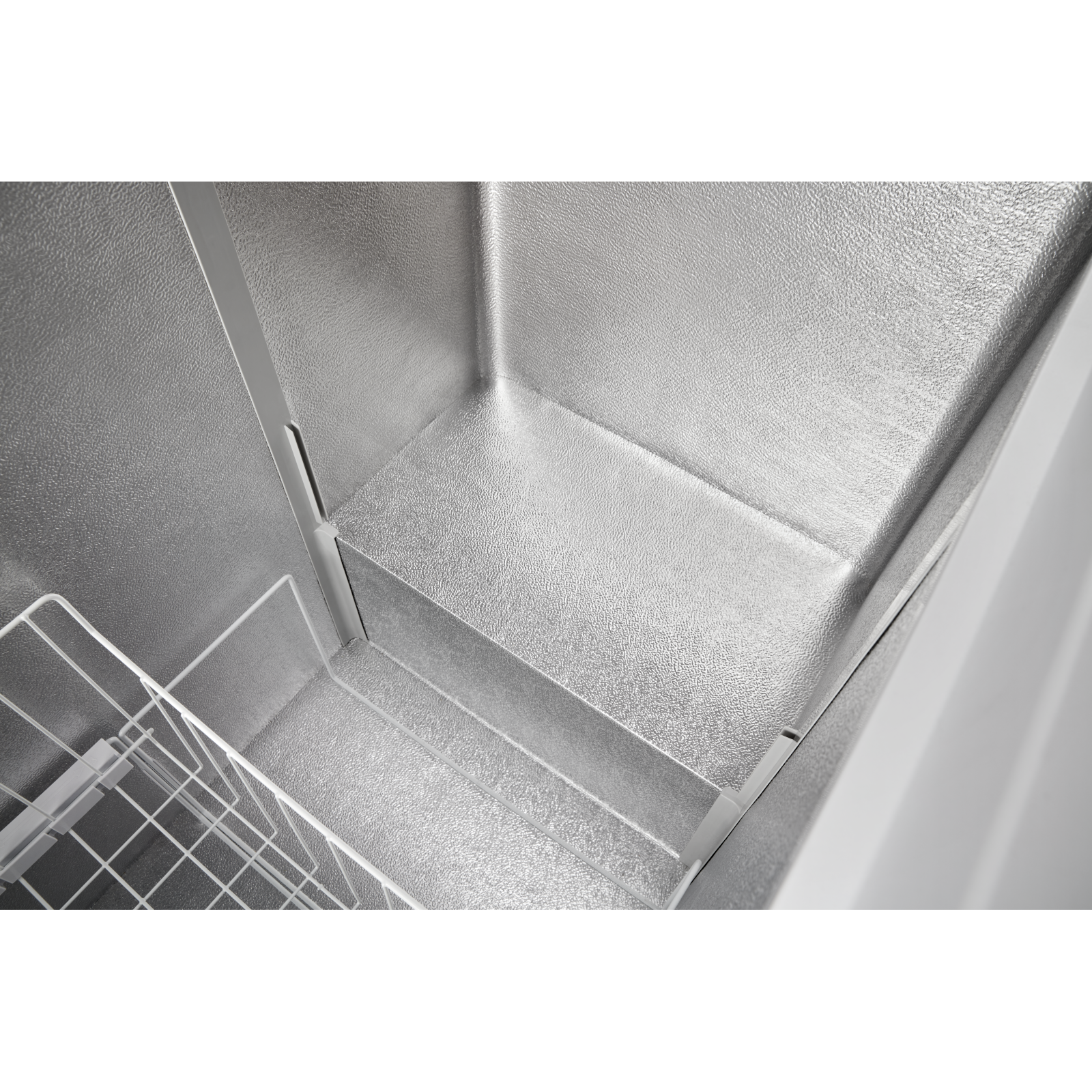 Whirlpool - 16 cu. Ft Chest Freezer in White - WZC5216LW