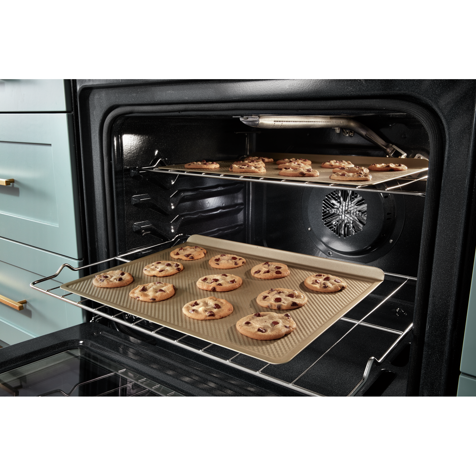 Whirlpool - 5.3 cu. ft Electric Range in Black - YWFE550S0LB