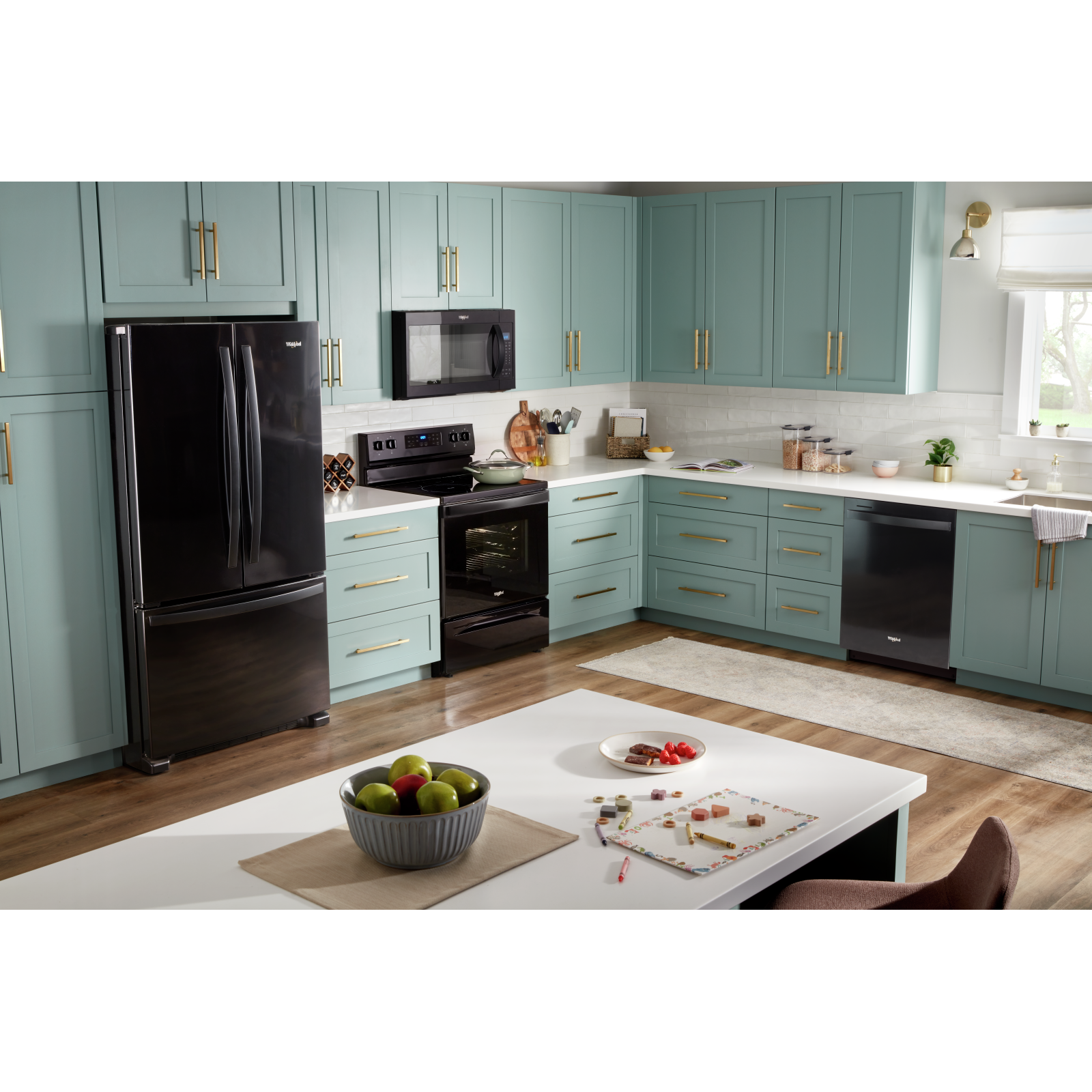 Whirlpool - 5.3 cu. ft Electric Range in Black - YWFE550S0LB