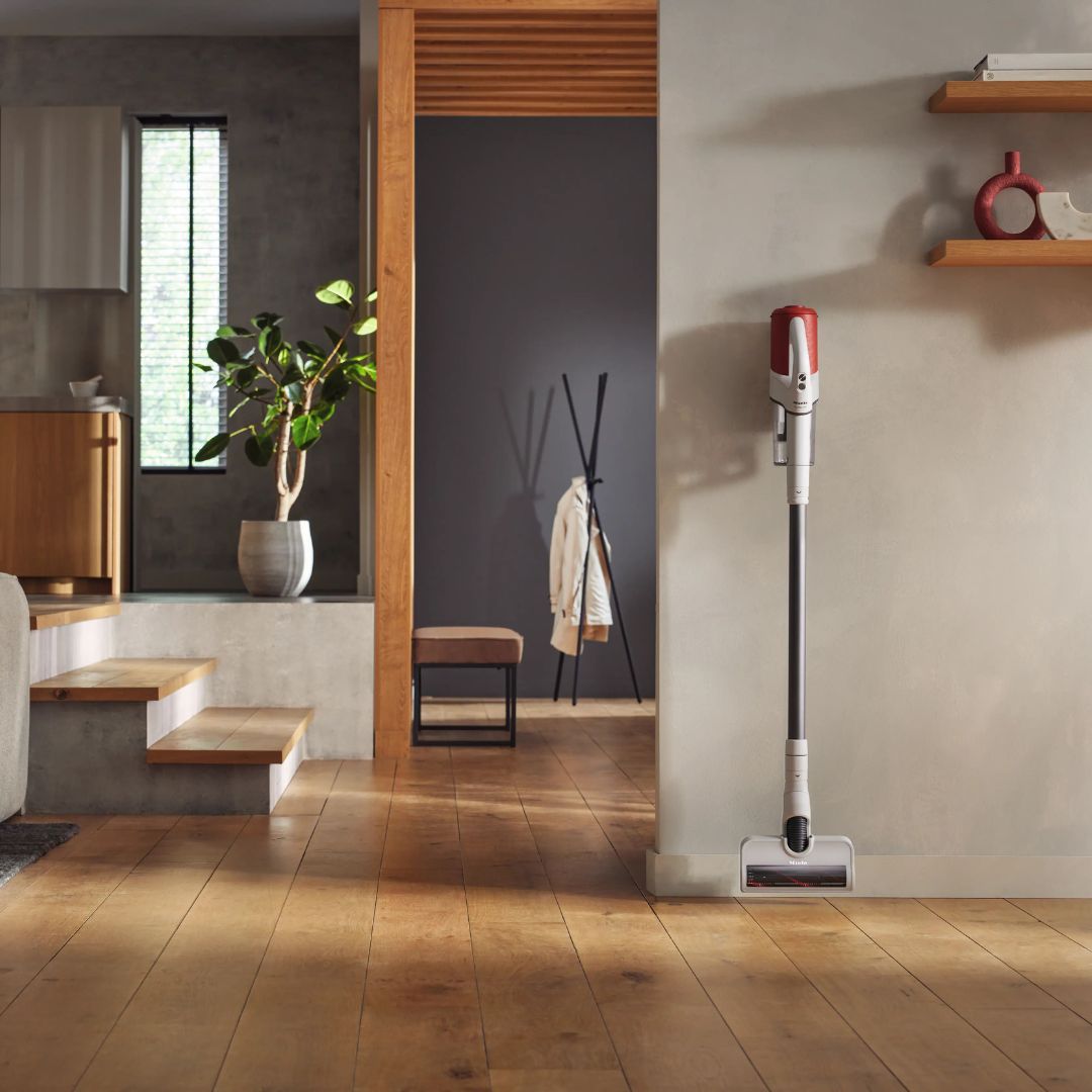 Miele - Duoflex HX1 Cordless Stick Vacuum Cleaner in Brilliant White / Terra Red - 41QLL030USA