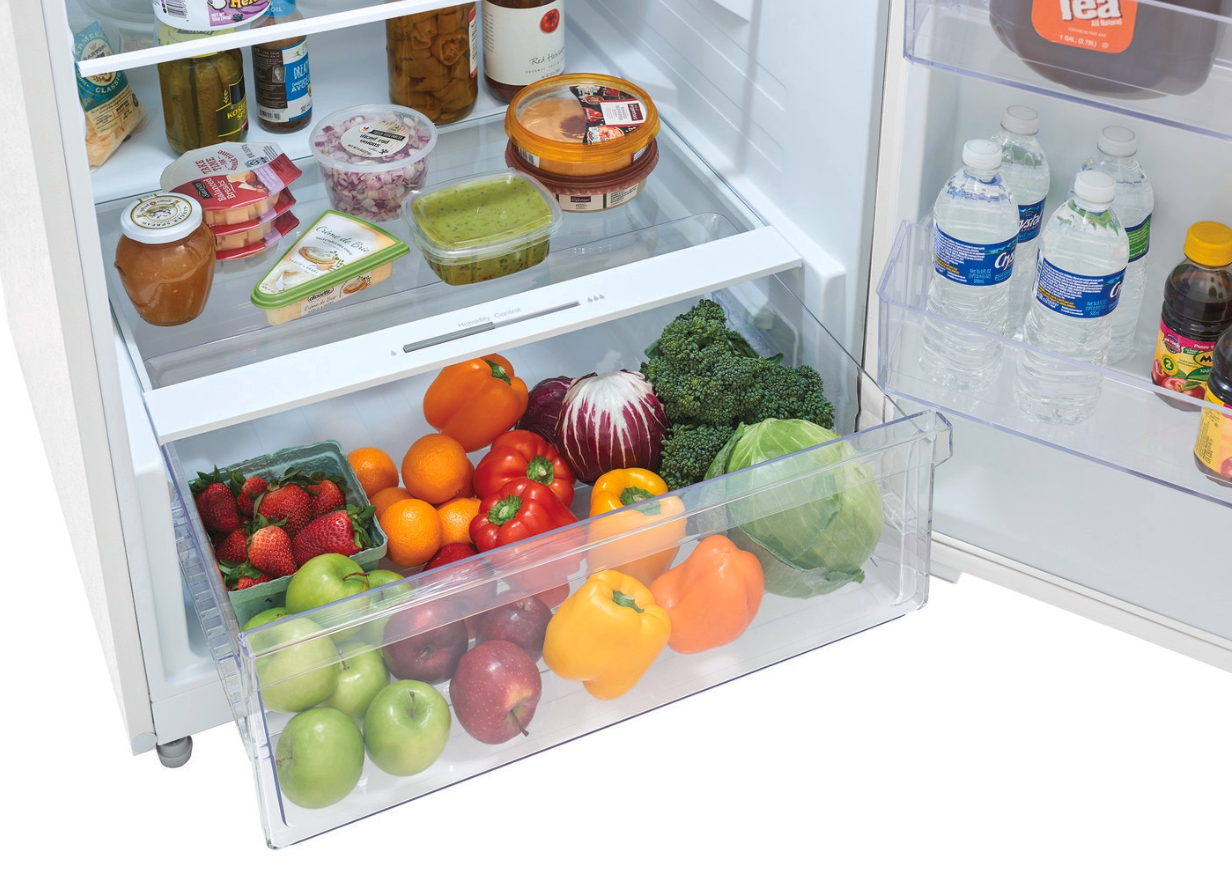 Frigidaire - 28 Inch 16.03 cu. ft Top Mount Refrigerator in White - FRTE1622AW