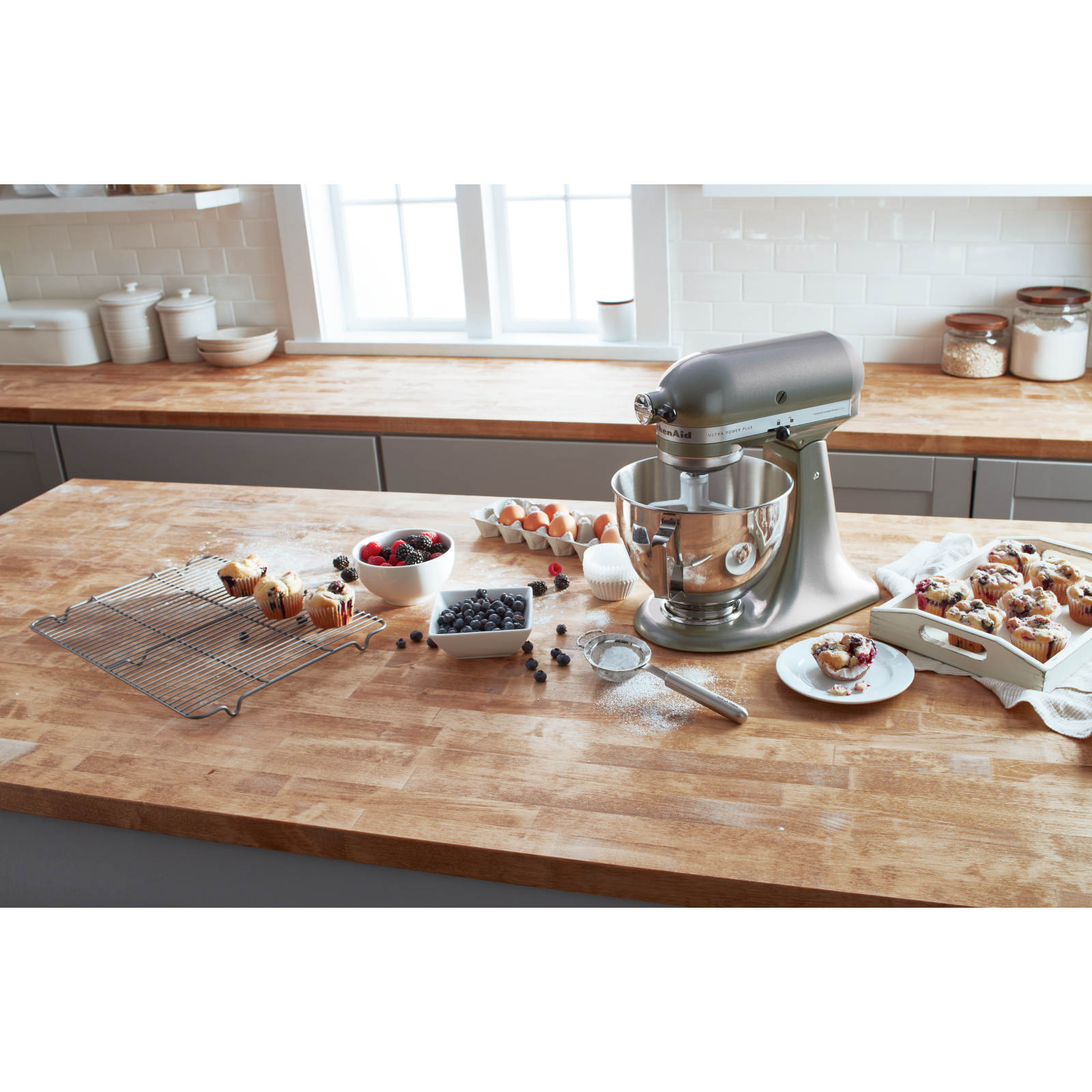 KitchenAid -   Ultra Power Plus Series 4.5 Quart Tilt-Head Mixer In Silver - KSM96CU