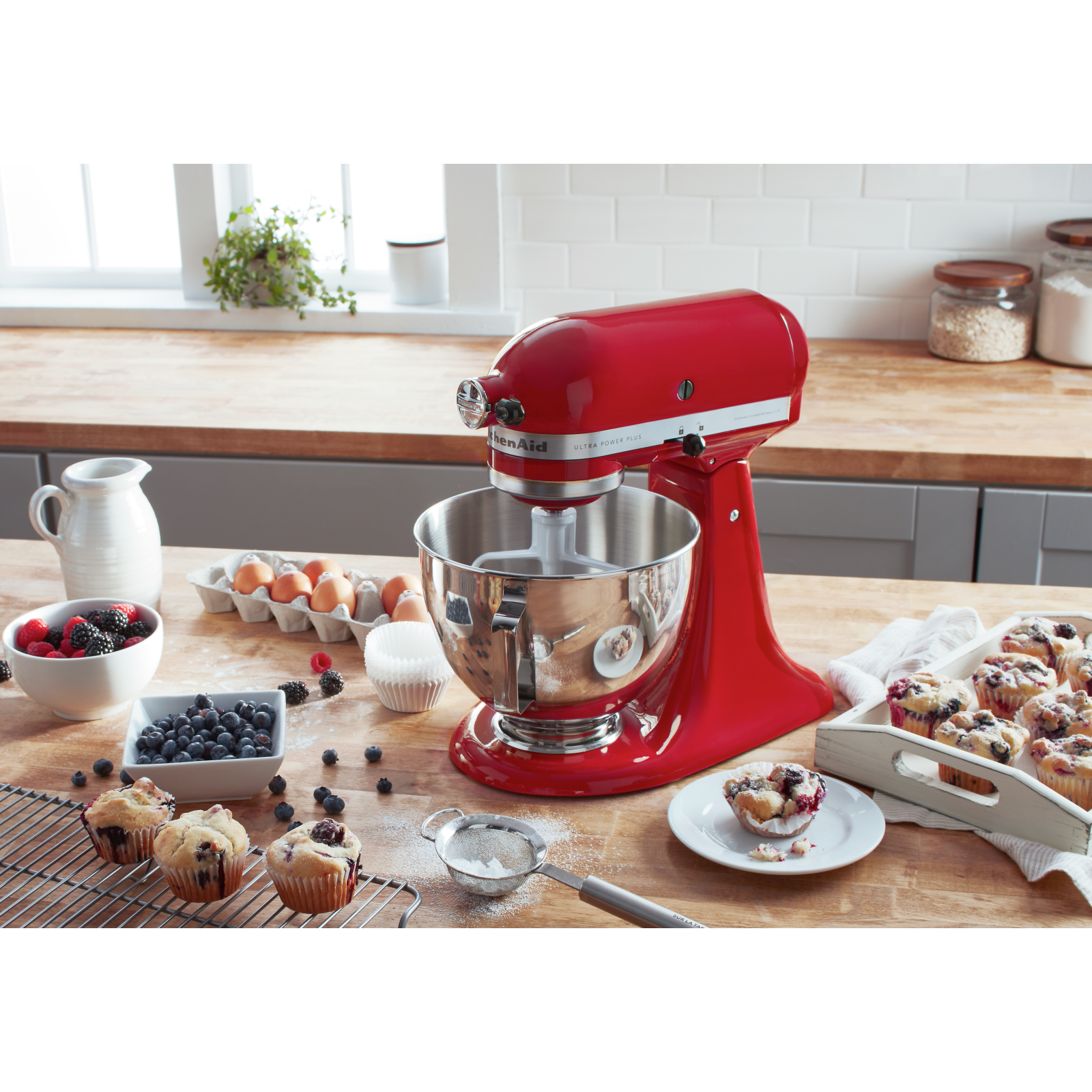 KitchenAid -   Ultra Power Plus Series 4.5 Quart Tilt-Head Mixer In Red - KSM96ER