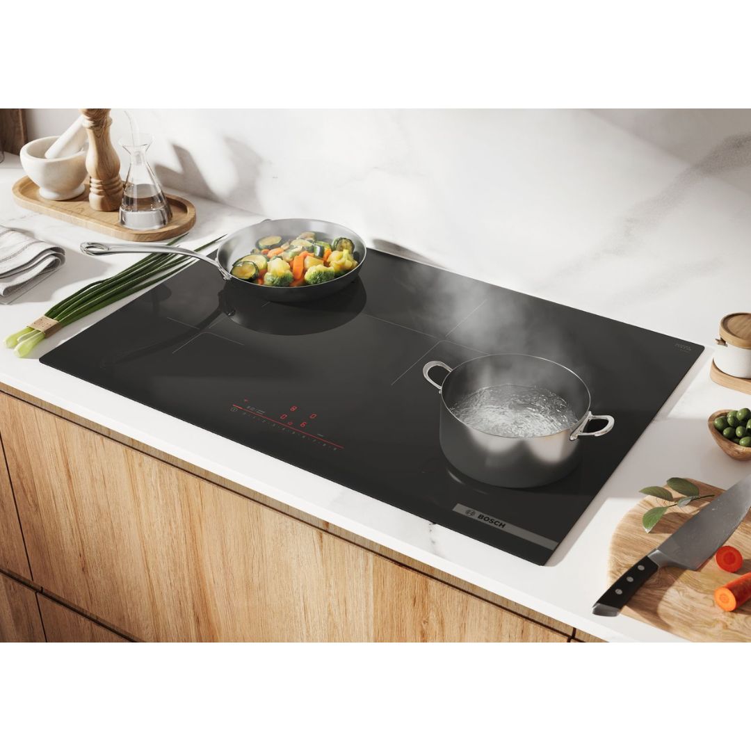 Bosch - 31 Inch Induction Cooktop in Black - NIT5063UC