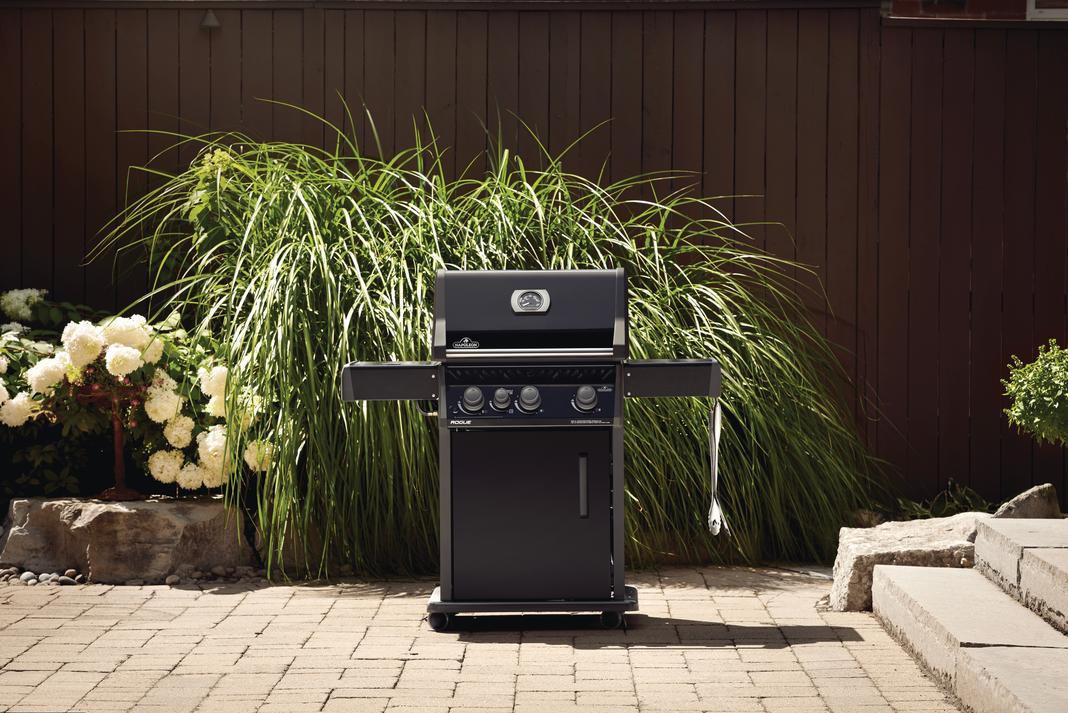 Napoleon Grills - 3 Burner Natural Gas BBQ in Stainless (Open Box) - RXT425SIBNK-1