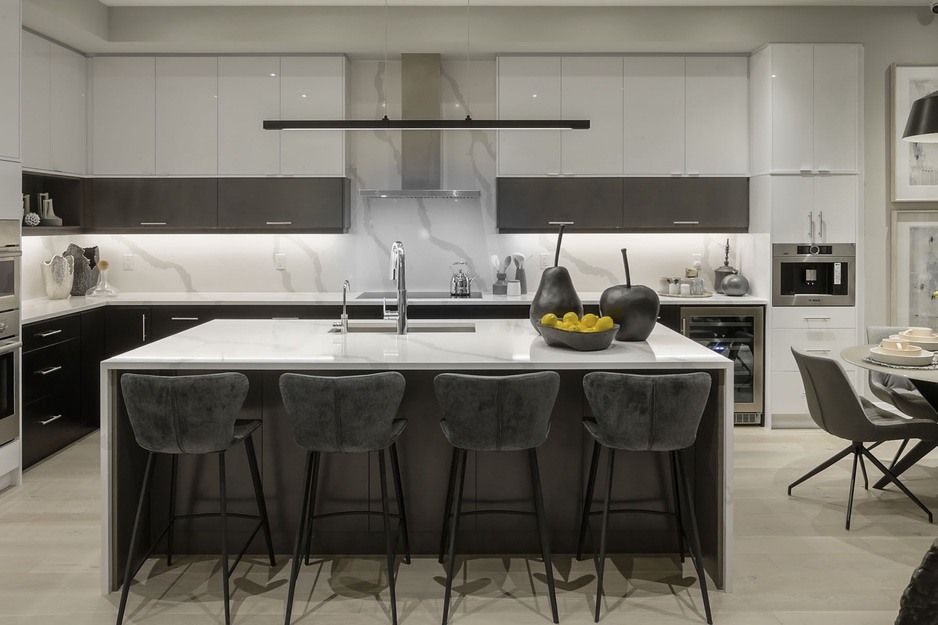 Cyclone - 35.625 Inch 650 CFM Wall Mount and Chimney Range Vent in Stainless - SCB72236