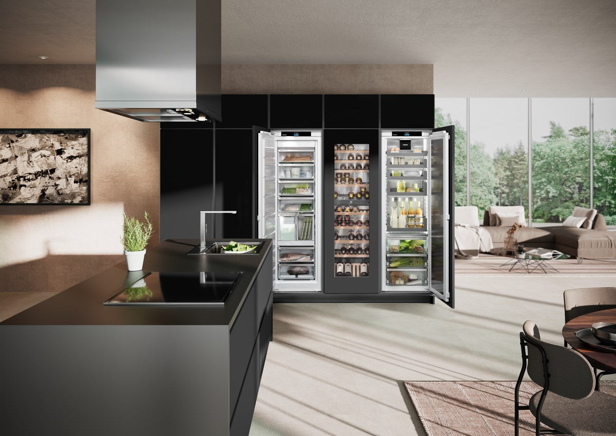 Liebherr - 7.5 cu. Ft  Upright Freezer in Panel Ready - SIF5181